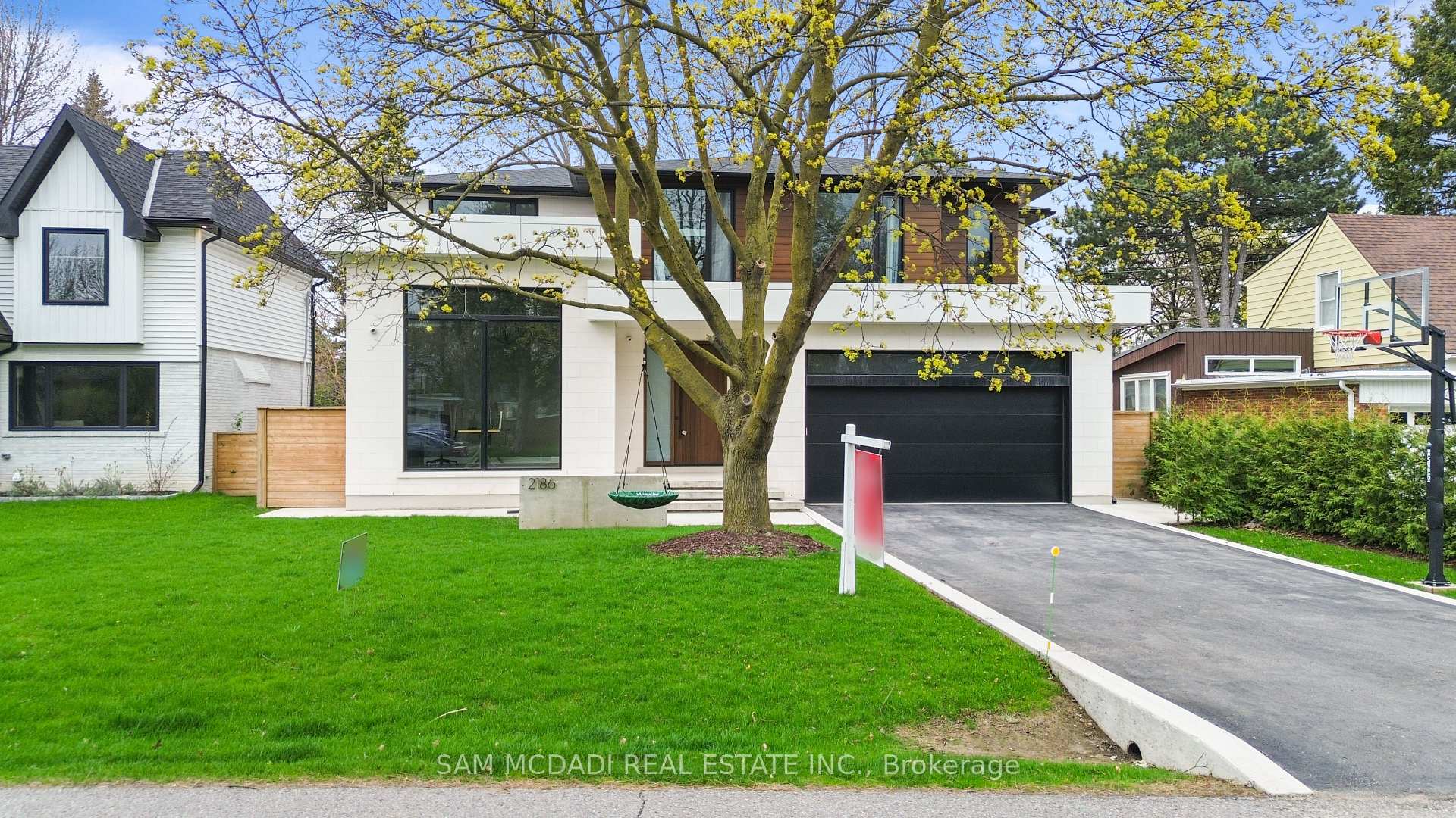 2186 Harcourt Crescent
