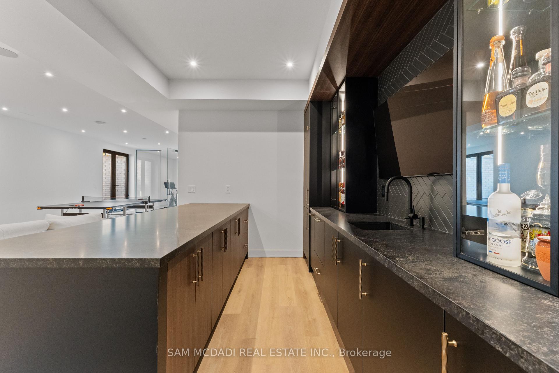 2186 Harcourt Crescent