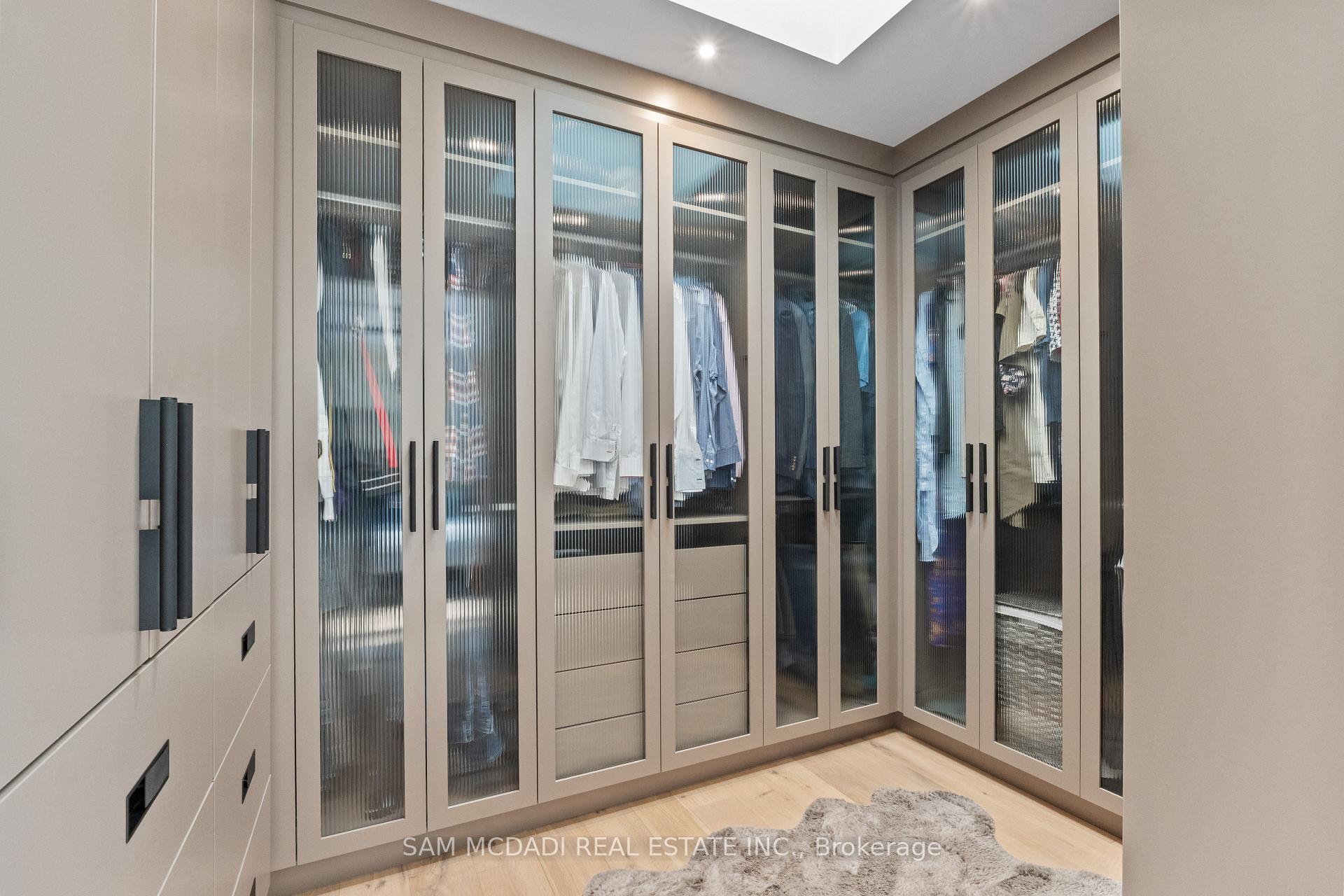 2186 Harcourt Crescent