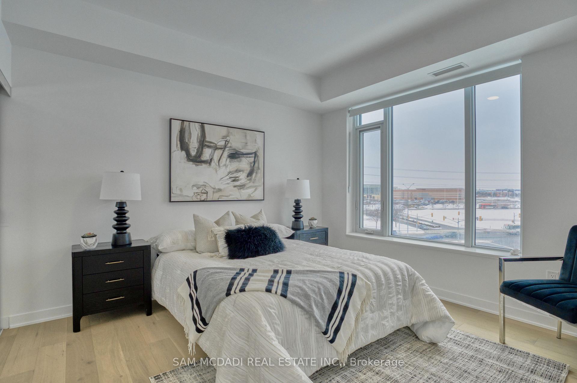 2495 Eglinton Avenue W 514