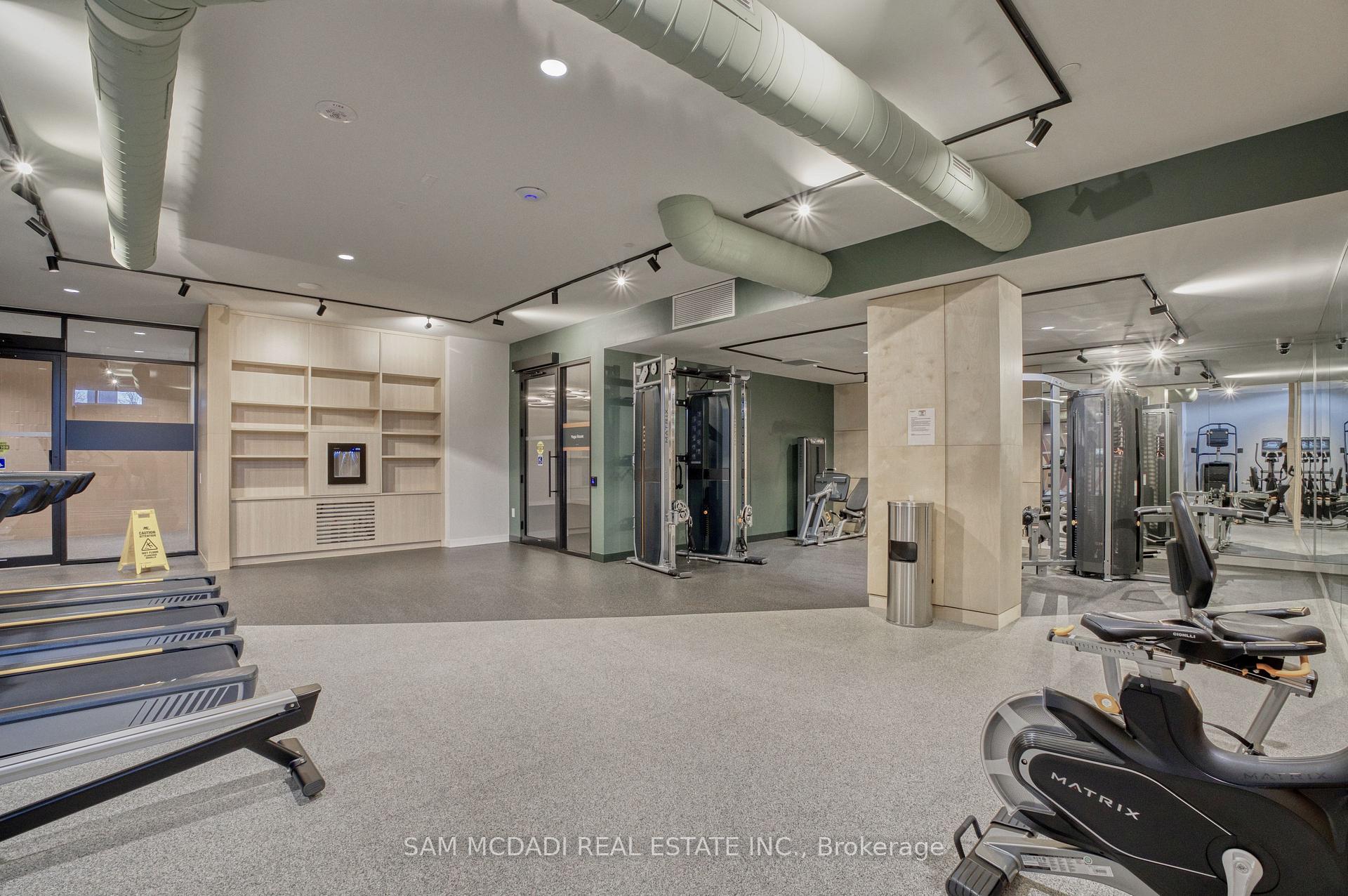 2495 Eglinton Avenue W 514