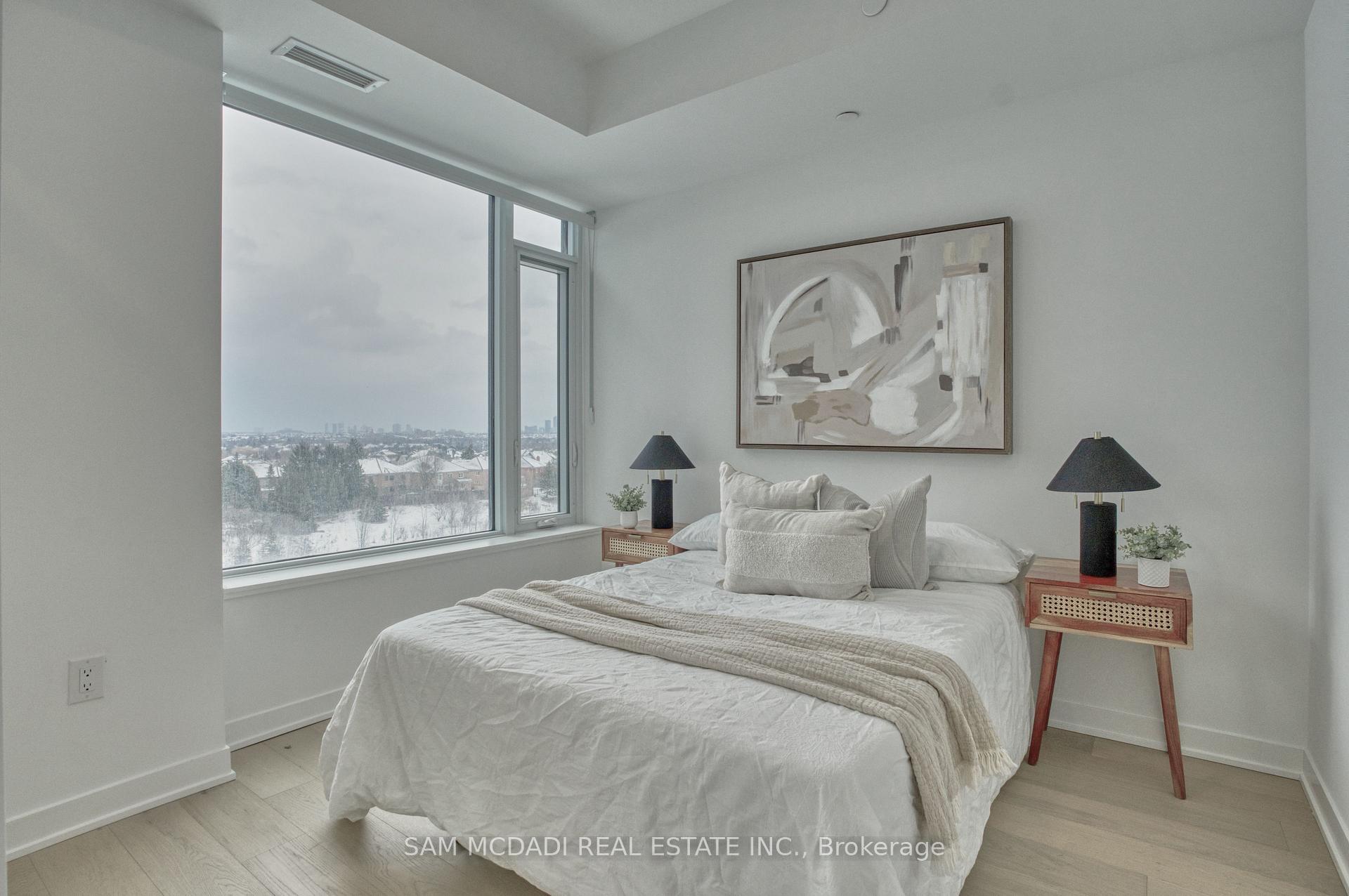 2495 Eglinton Avenue W 514