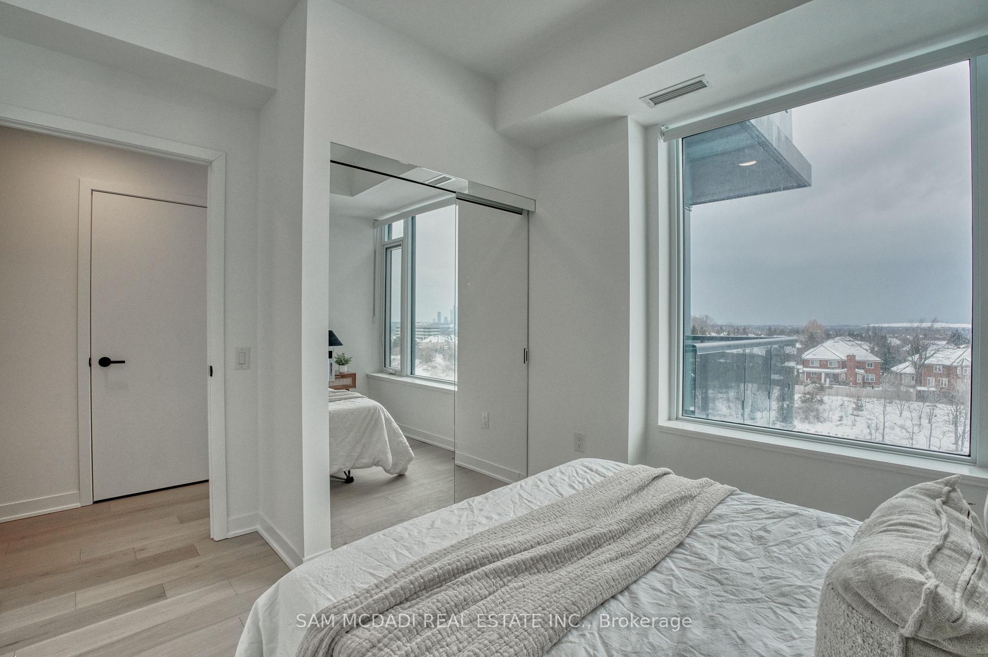 2495 Eglinton Avenue W 514