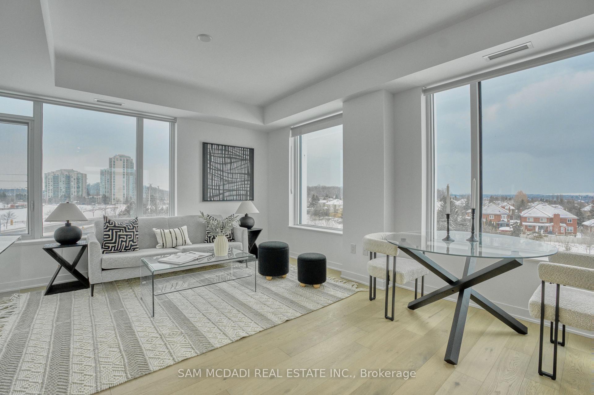 2495 Eglinton Avenue W 514