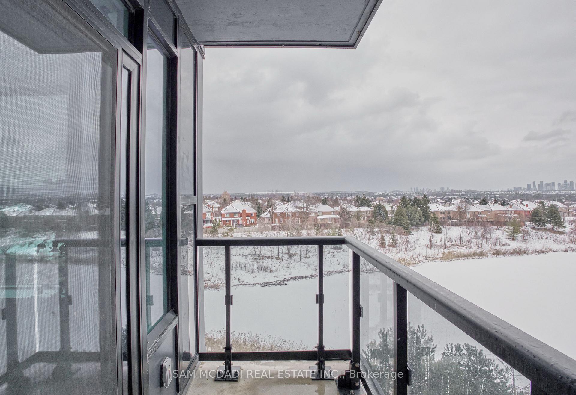 2495 Eglinton Avenue W 514