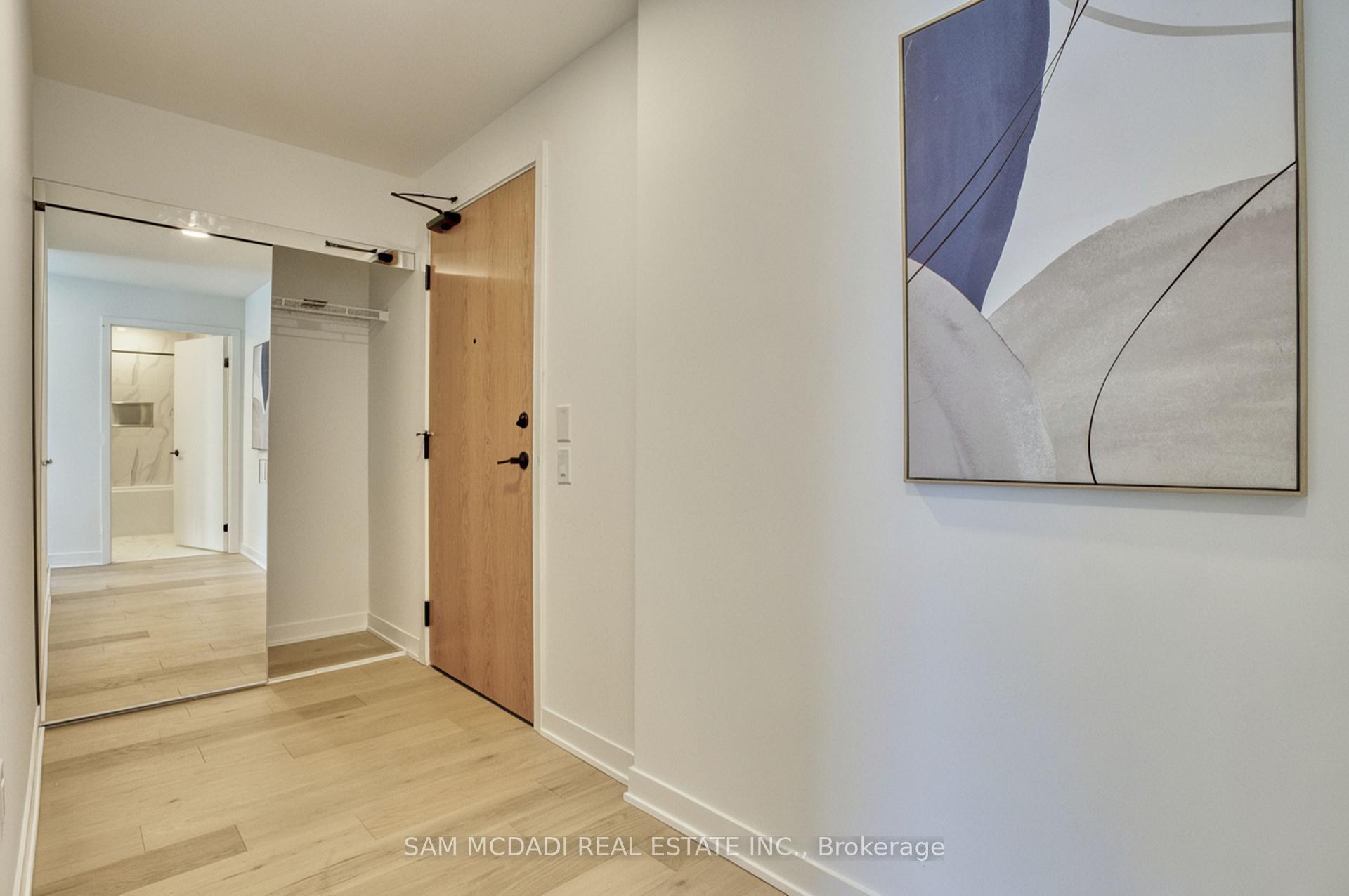 2495 Eglinton Avenue W 514