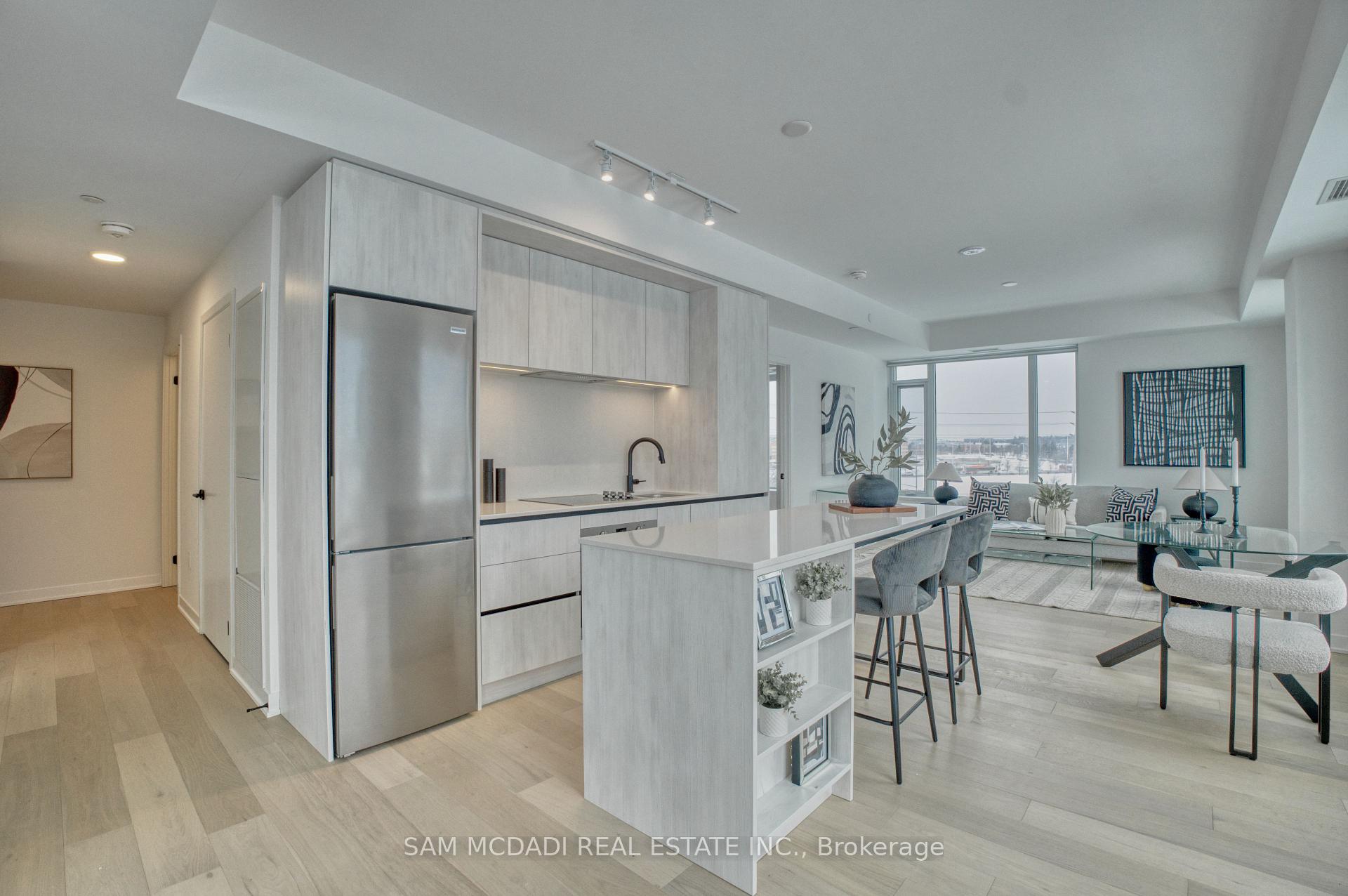 2495 Eglinton Avenue W 514