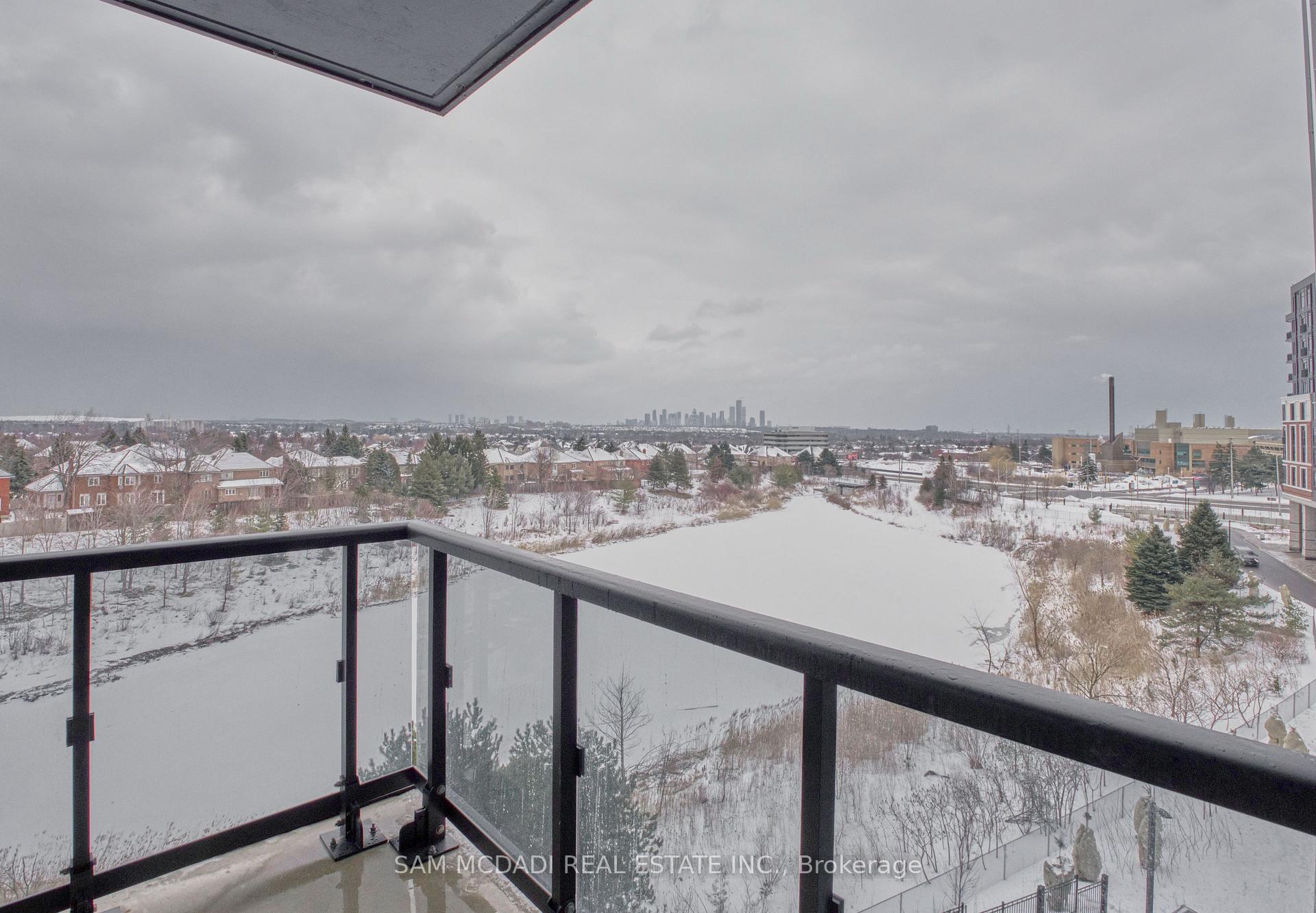 2495 Eglinton Avenue W 514