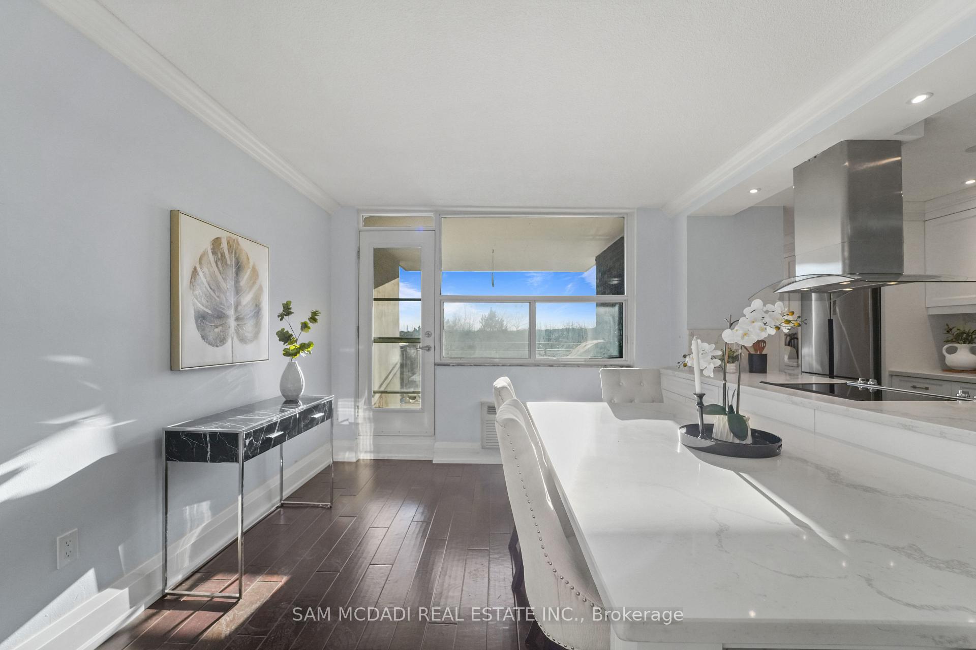 966 Inverhouse Drive 409