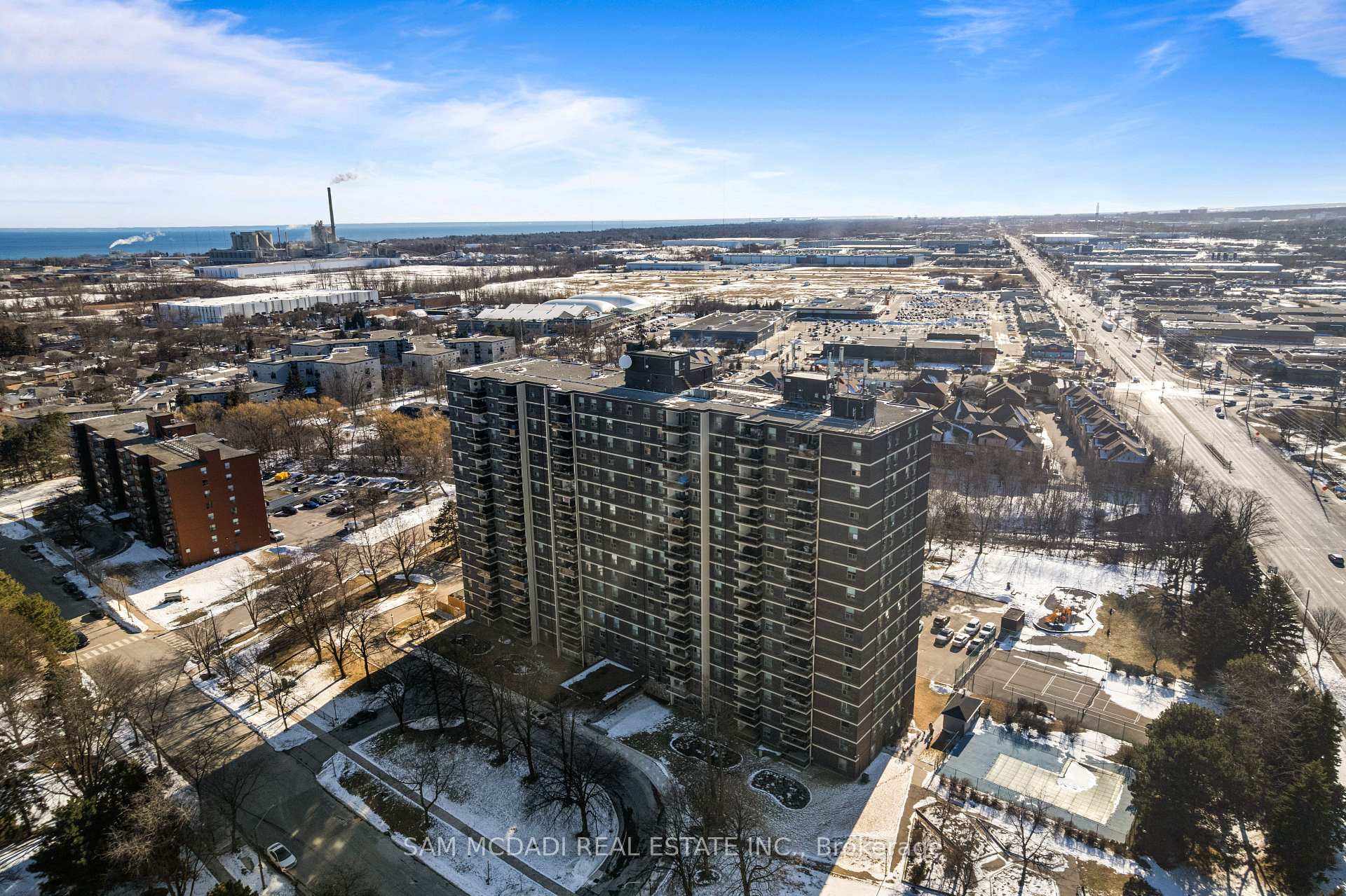 966 Inverhouse Drive 409