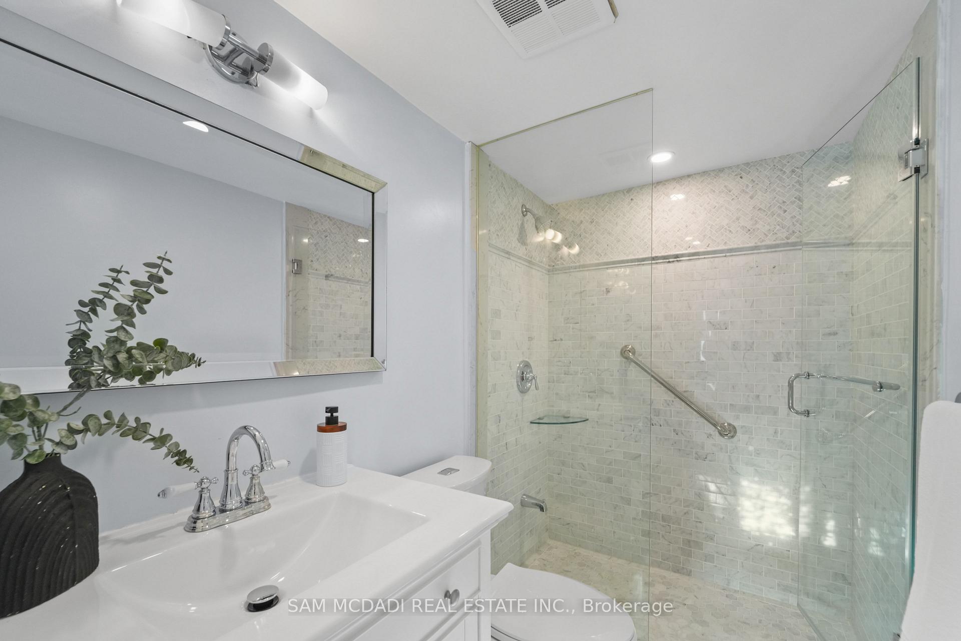 966 Inverhouse Drive 409