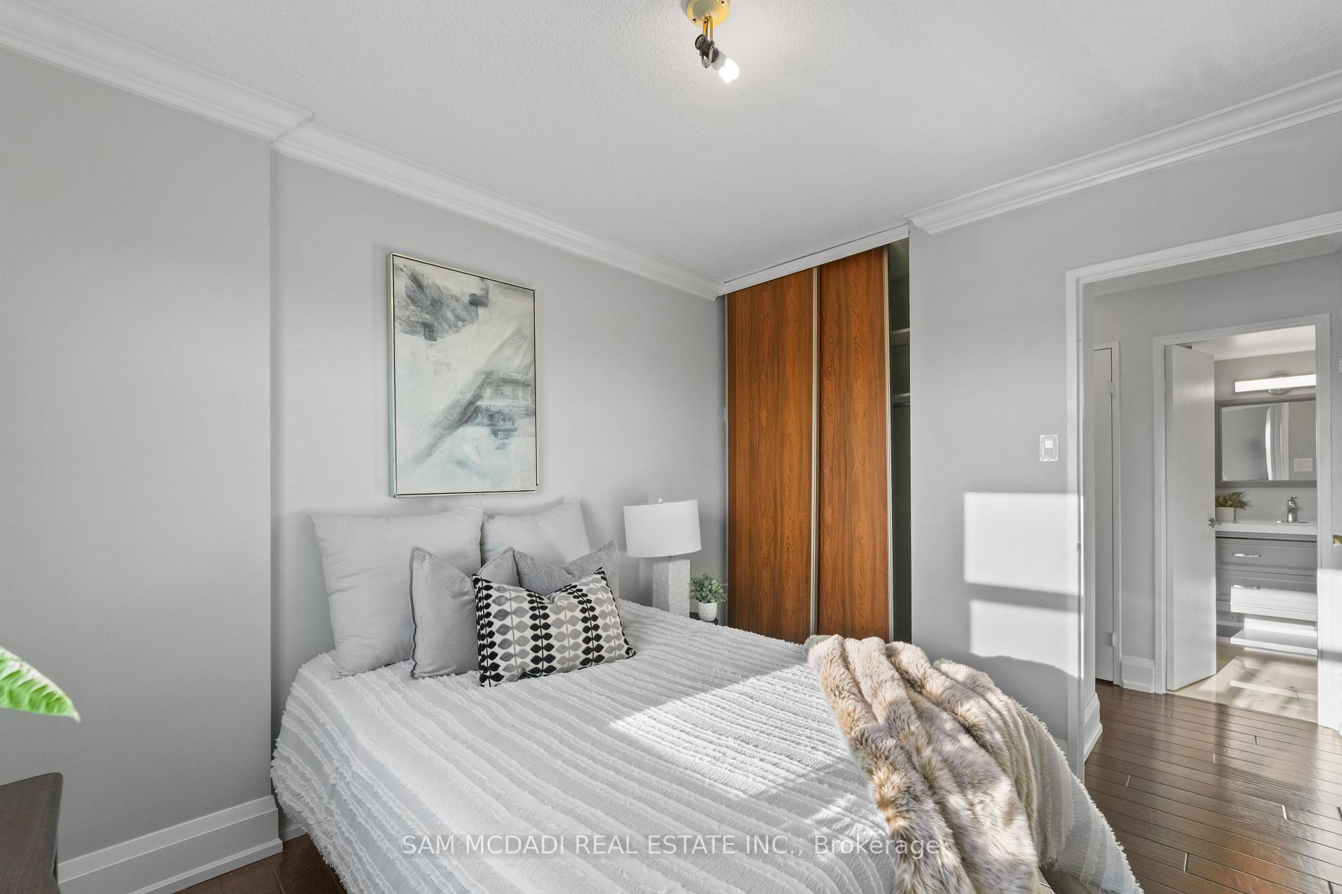 966 Inverhouse Drive 409