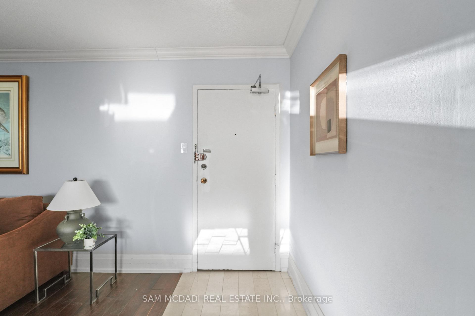 966 Inverhouse Drive 409