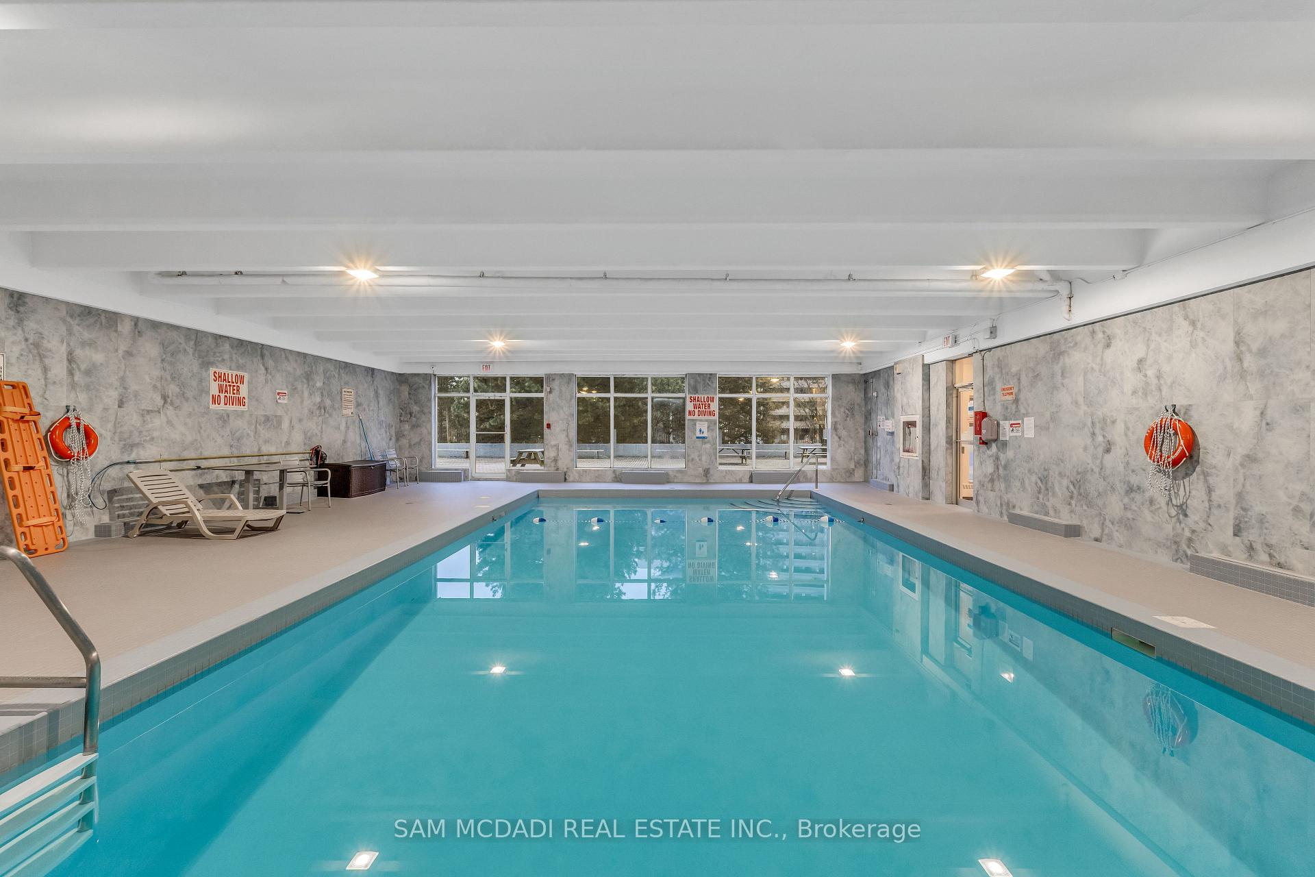 3590 Kaneff Crescent 605