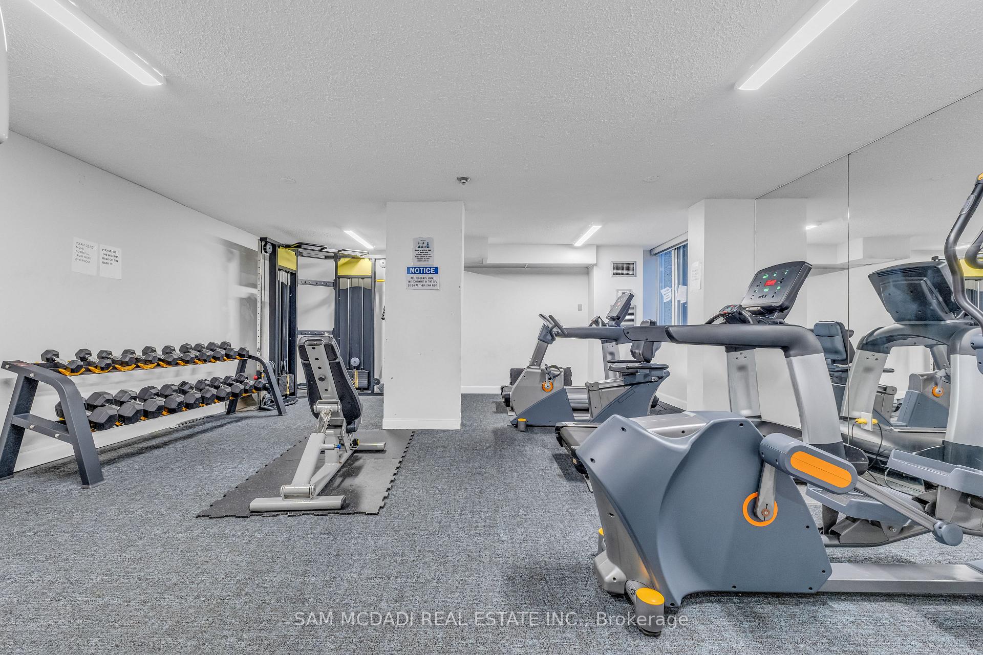 3590 Kaneff Crescent 605