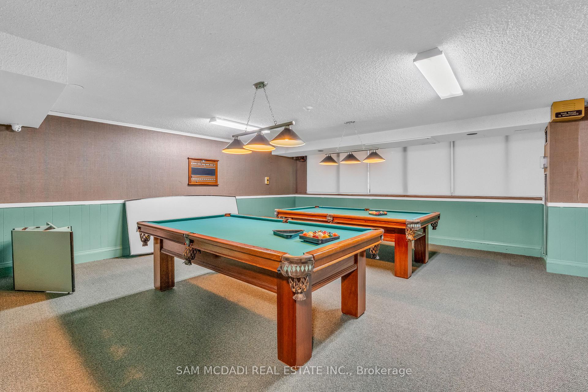 3590 Kaneff Crescent 605