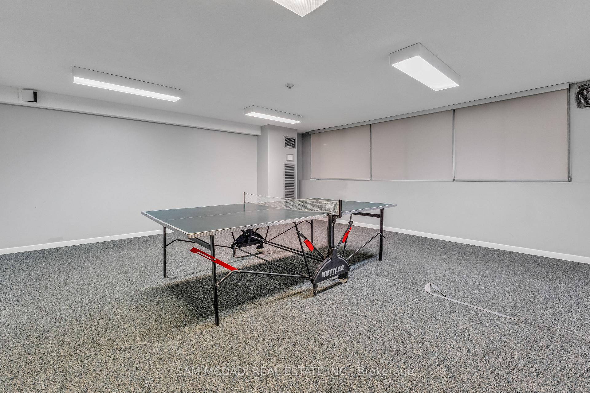 3590 Kaneff Crescent 605