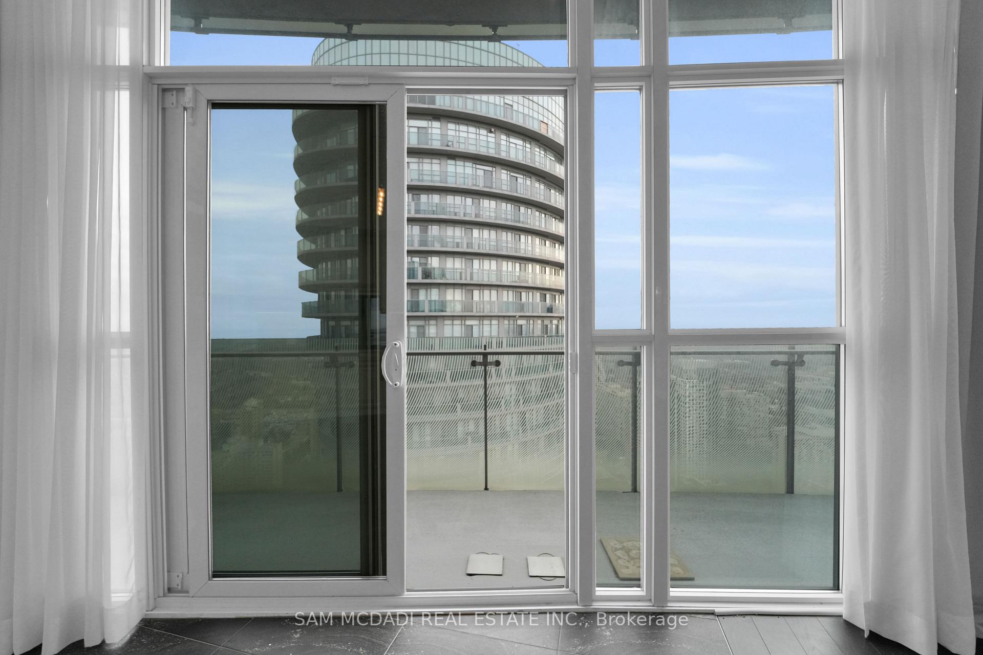 50 Absolute Avenue PH3