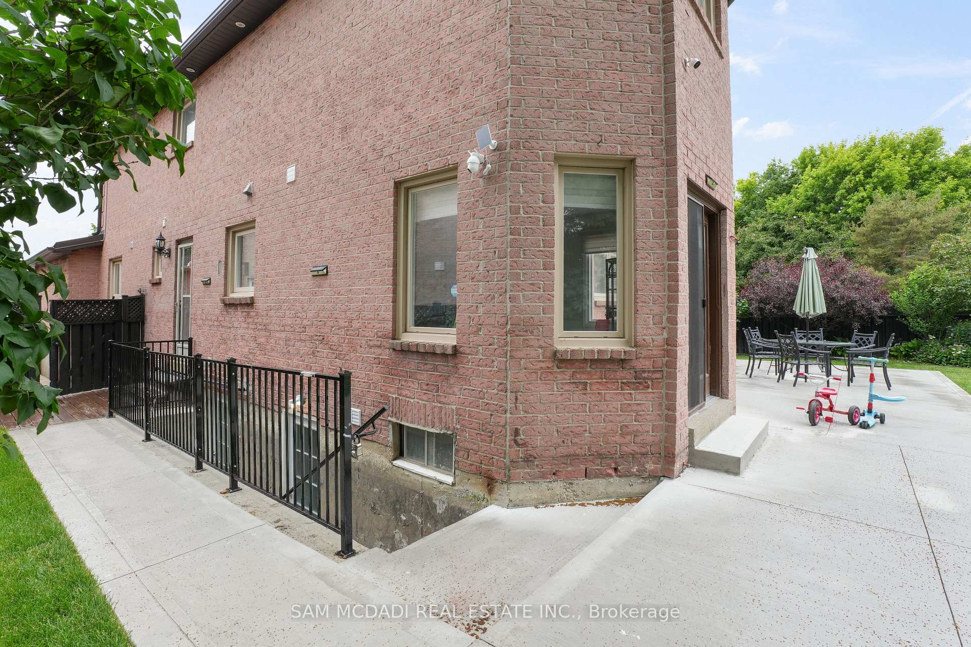 1527 Chiddingstone Circle (Unit B)