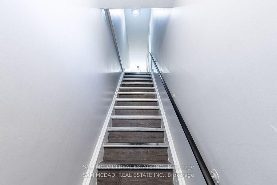 1710 Lakeshore Road W