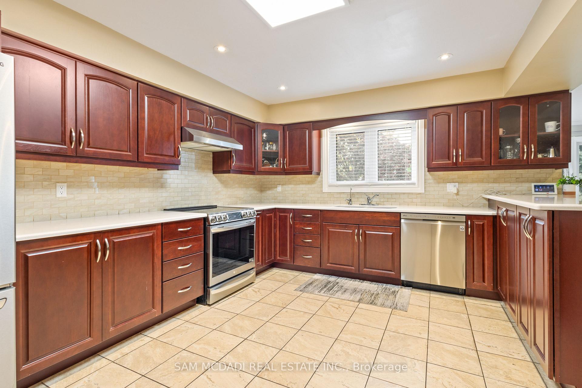 2492 Erin Centre Boulevard