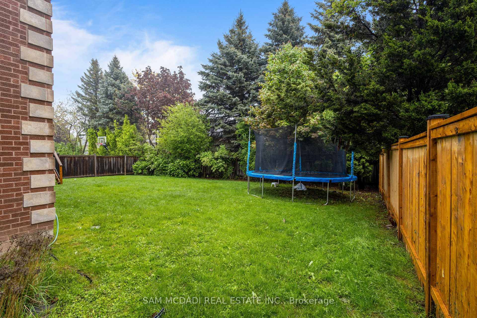 2492 Erin Centre Boulevard