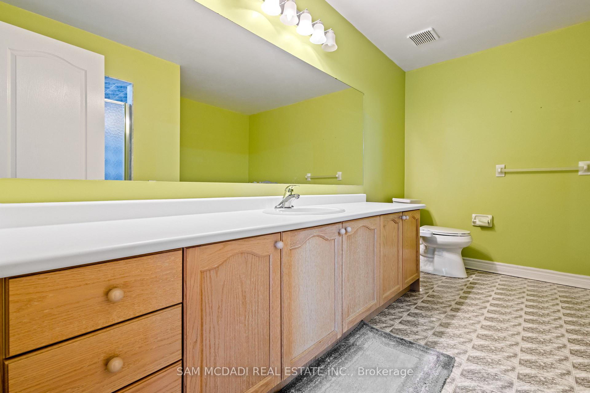 2492 Erin Centre Boulevard