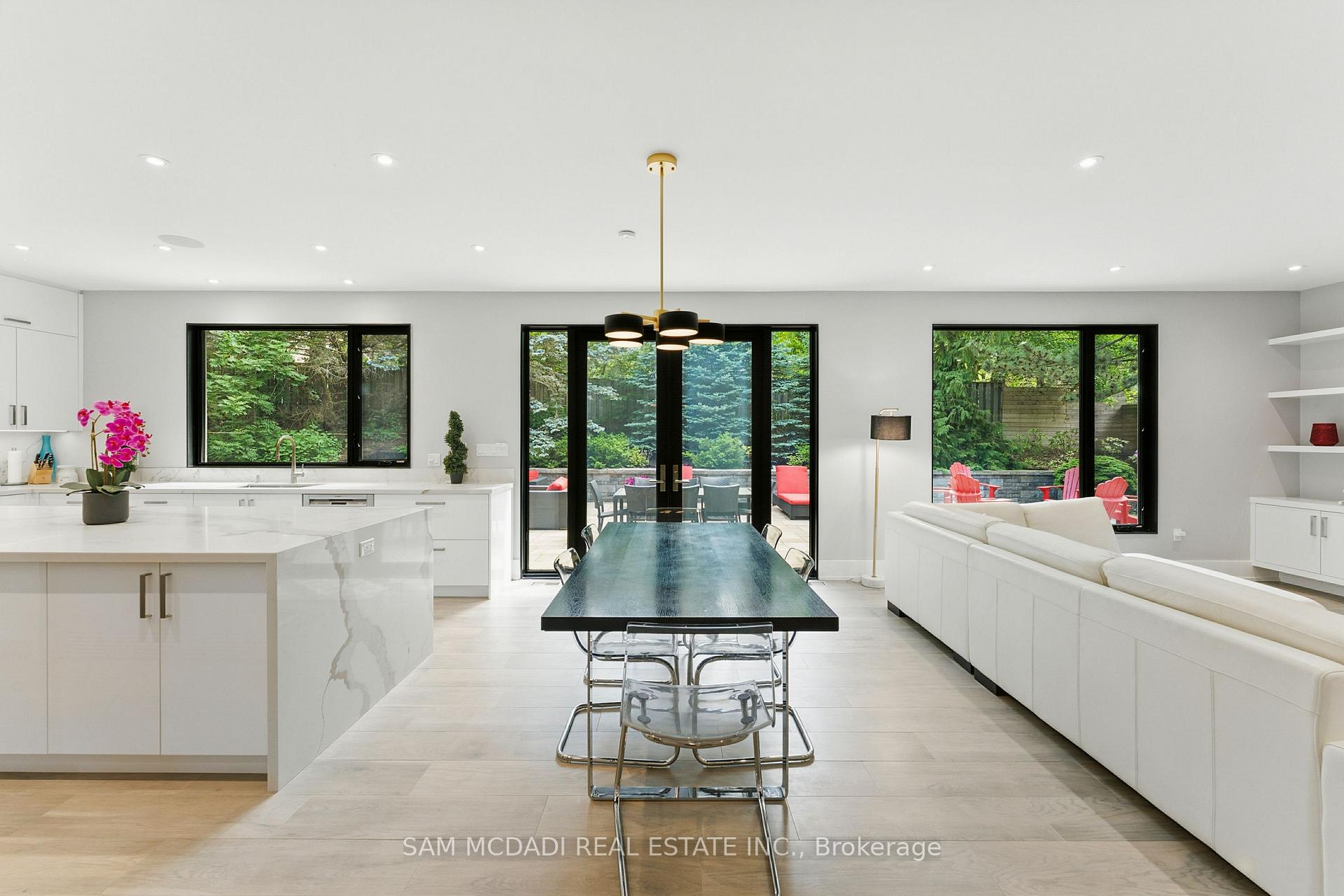 1112 Caldwell Avenue