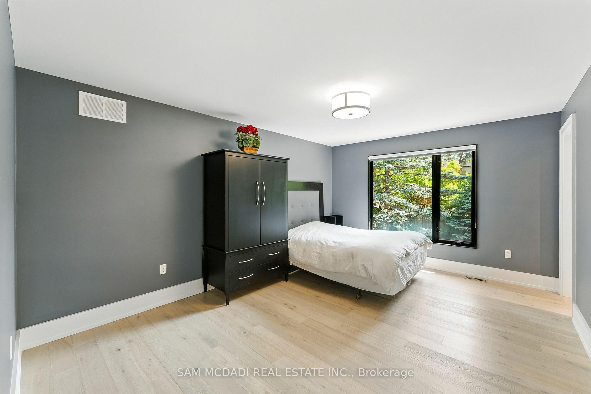 1112 Caldwell Avenue