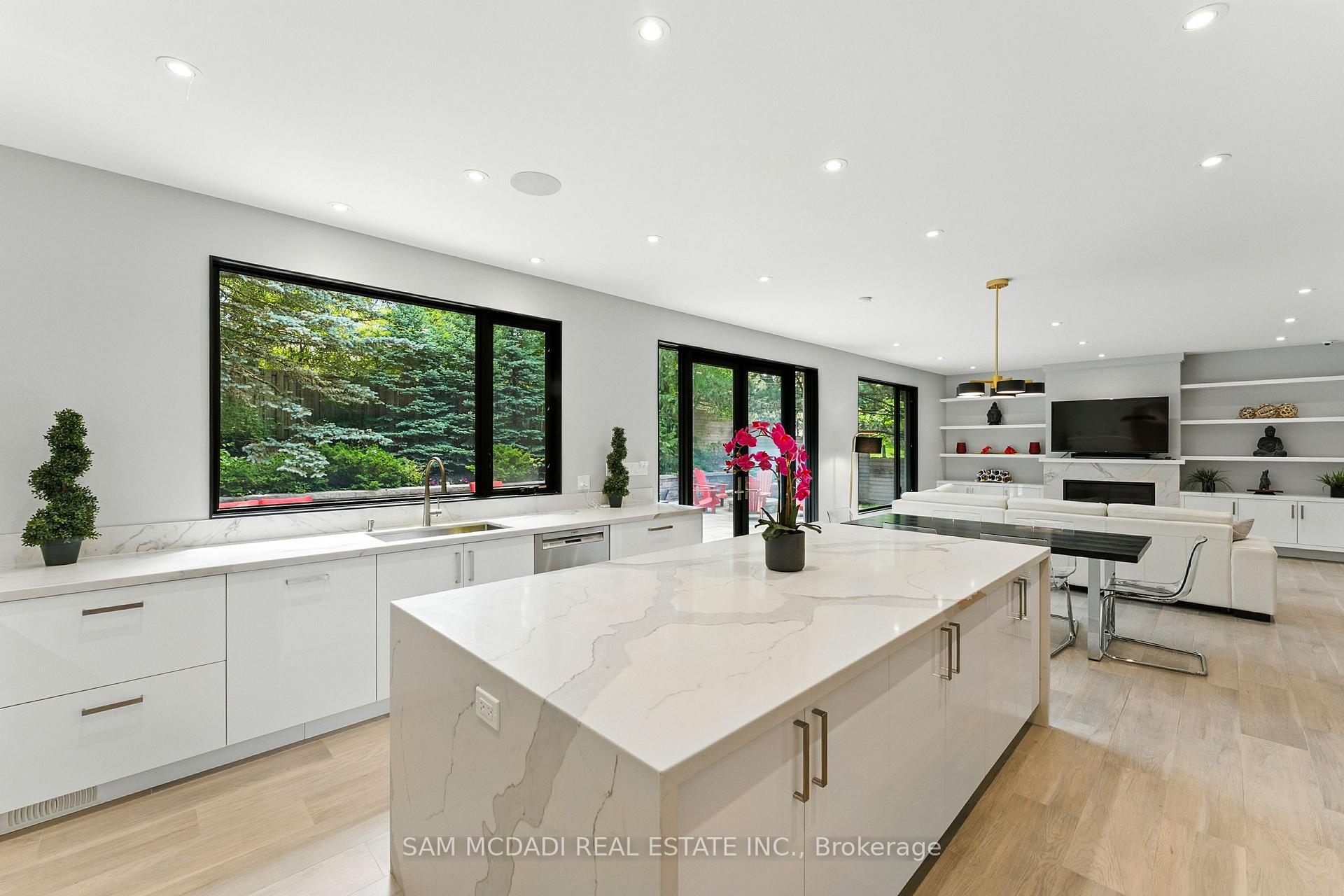 1112 Caldwell Avenue