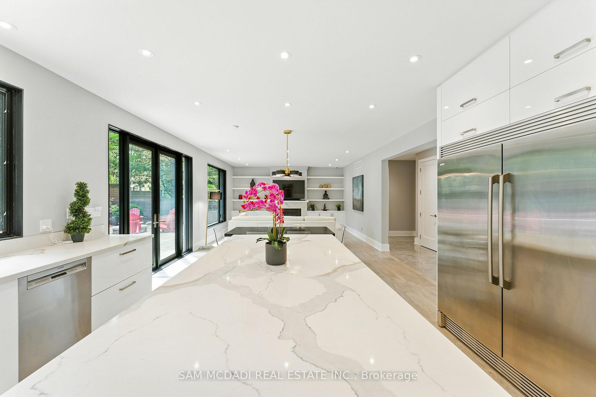 1112 Caldwell Avenue