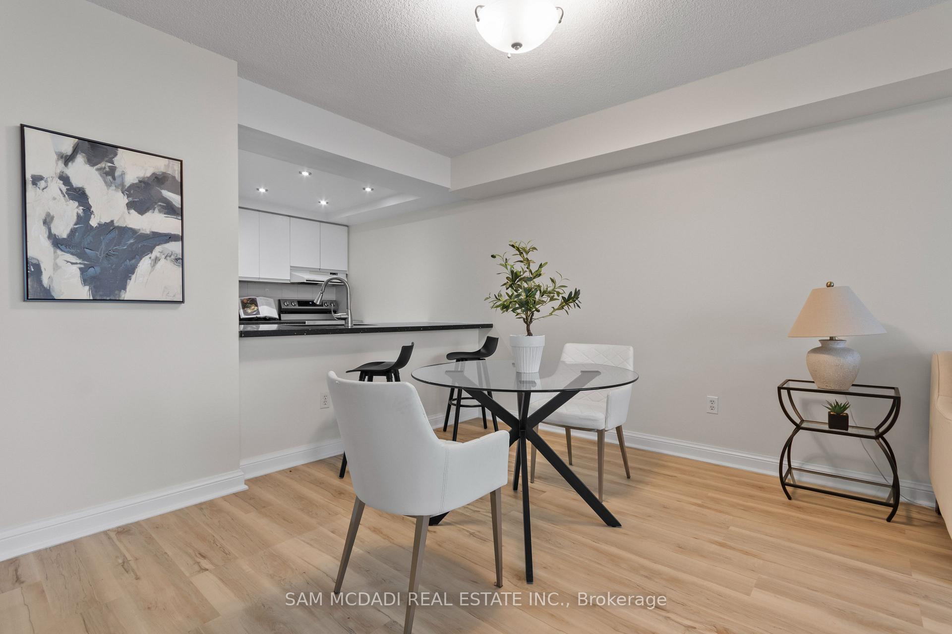 24 Hanover Road S 2106