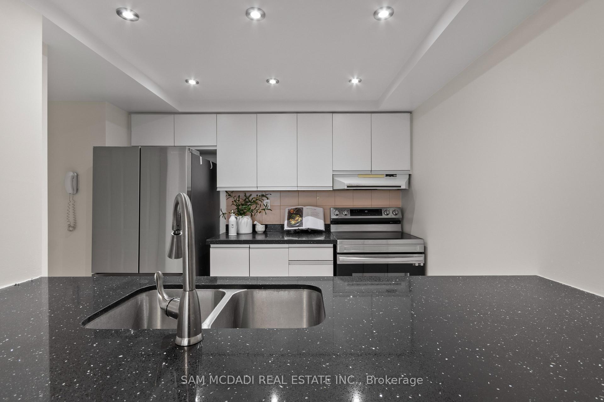 24 Hanover Road S 2106