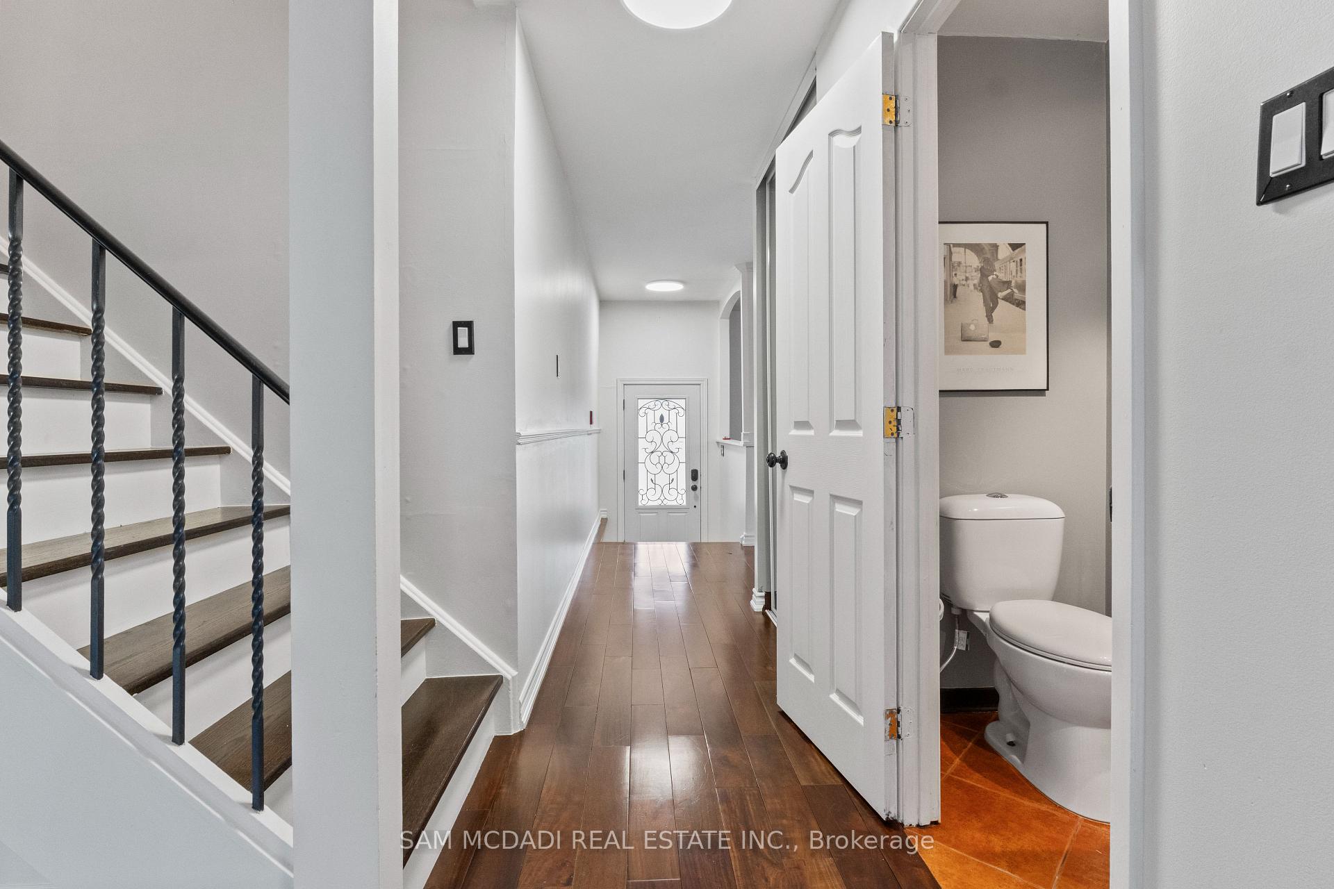 6085 Starfield Crescent