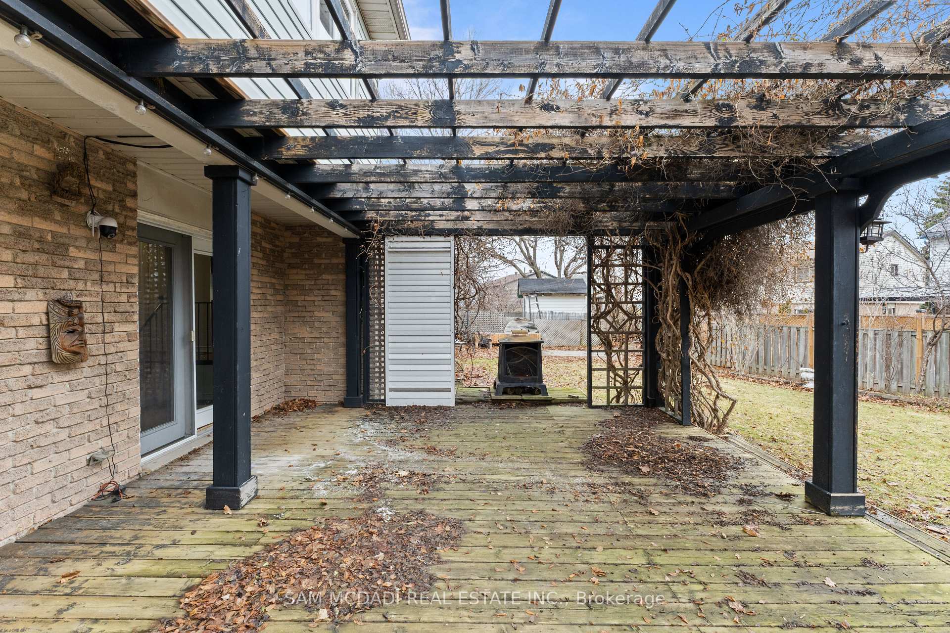 6085 Starfield Crescent