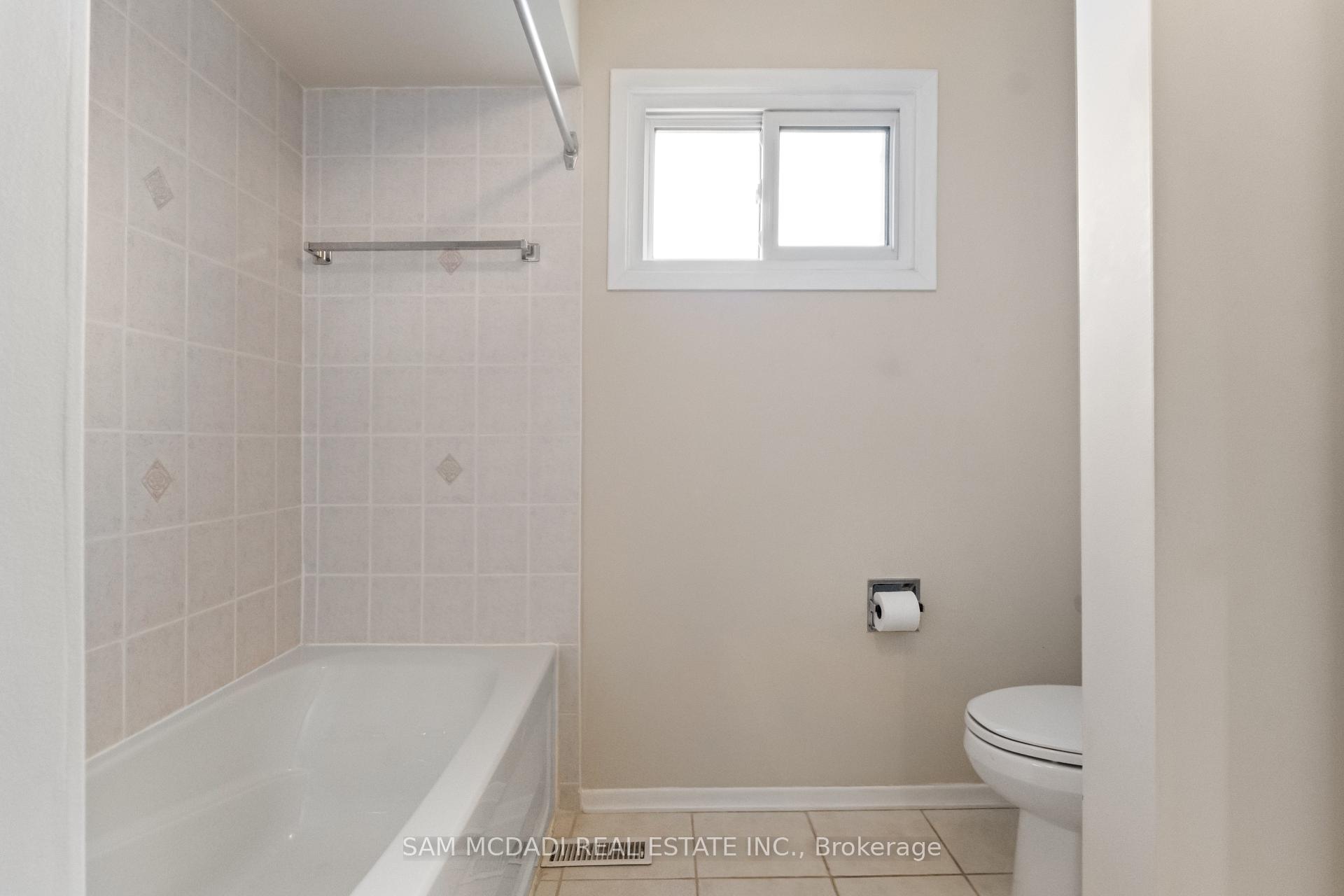 556 Paisley Boulevard W