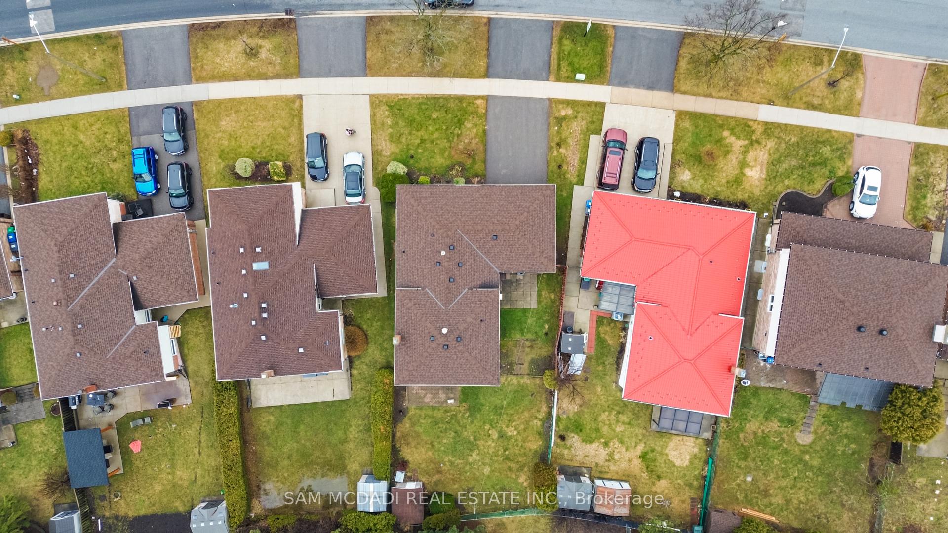 556 Paisley Boulevard W