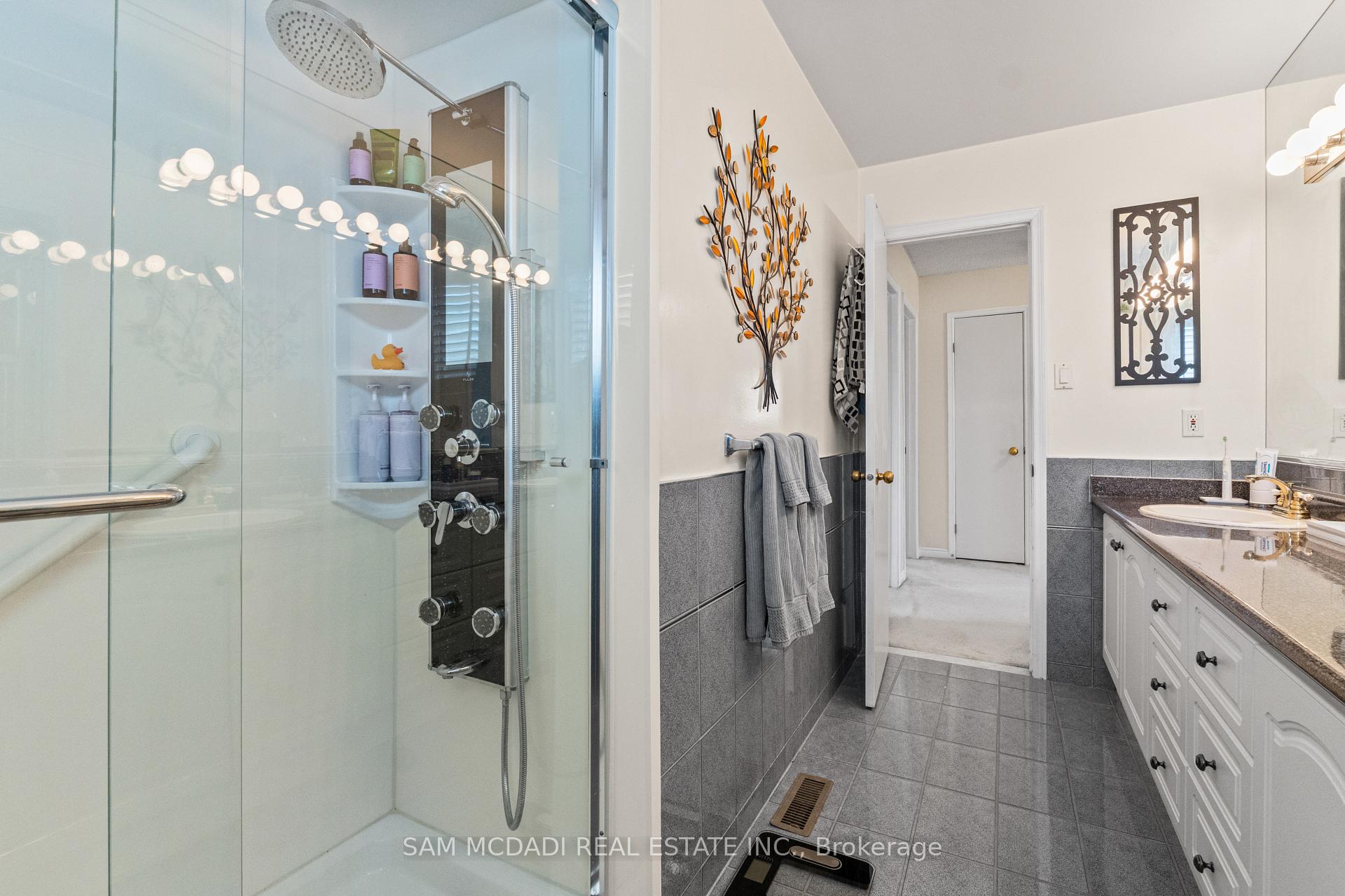 1004 Queensbridge Drive