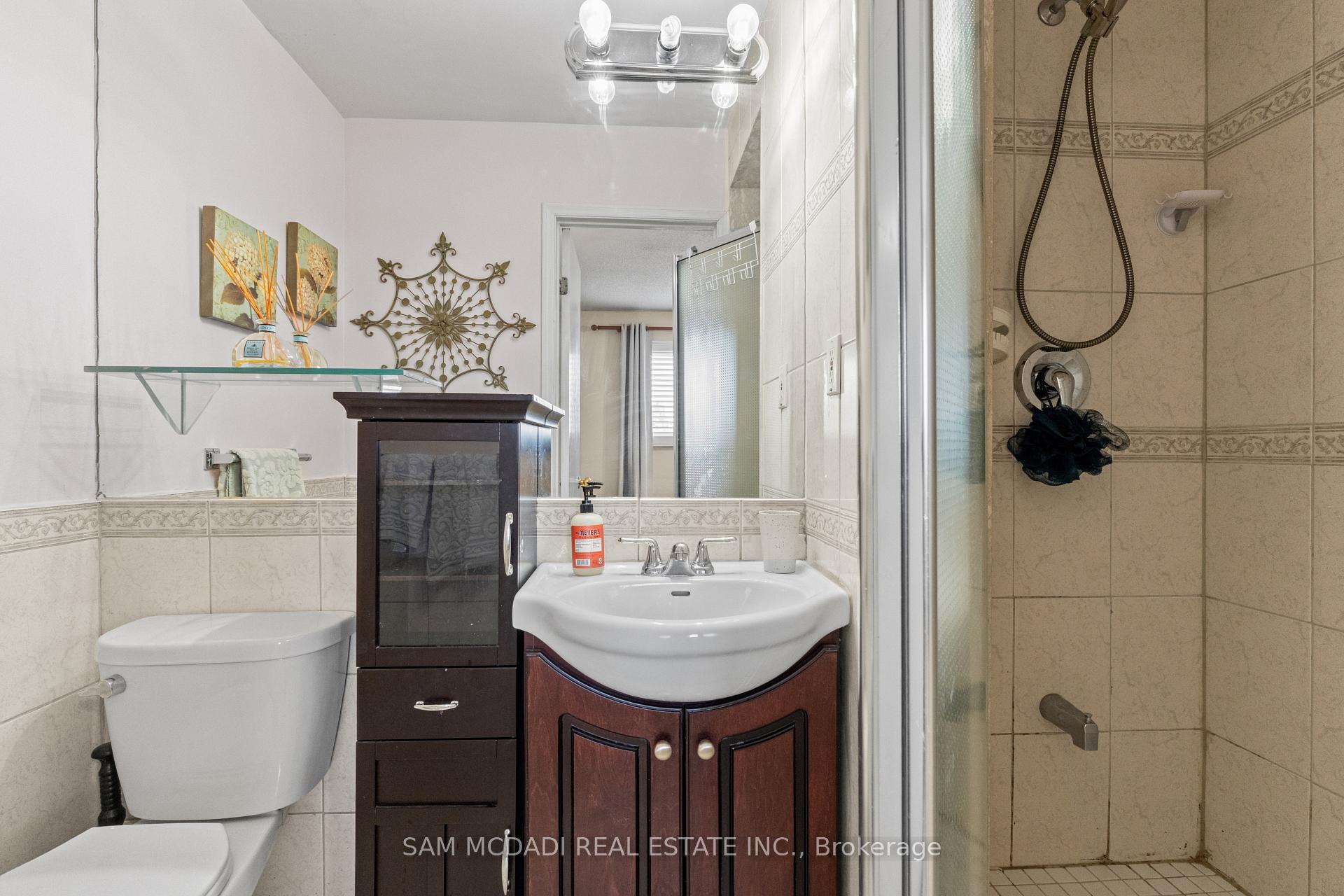 1004 Queensbridge Drive