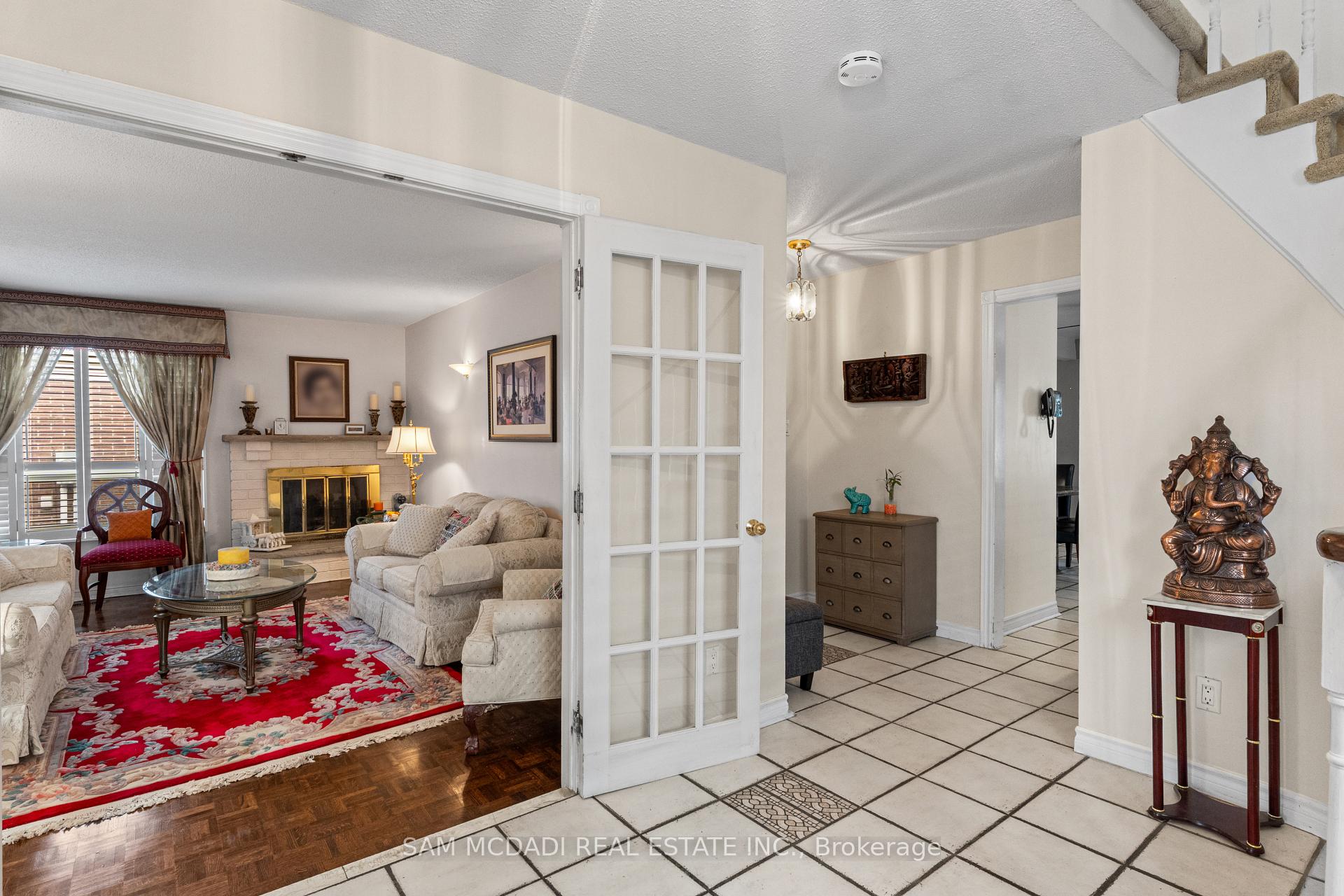 1004 Queensbridge Drive