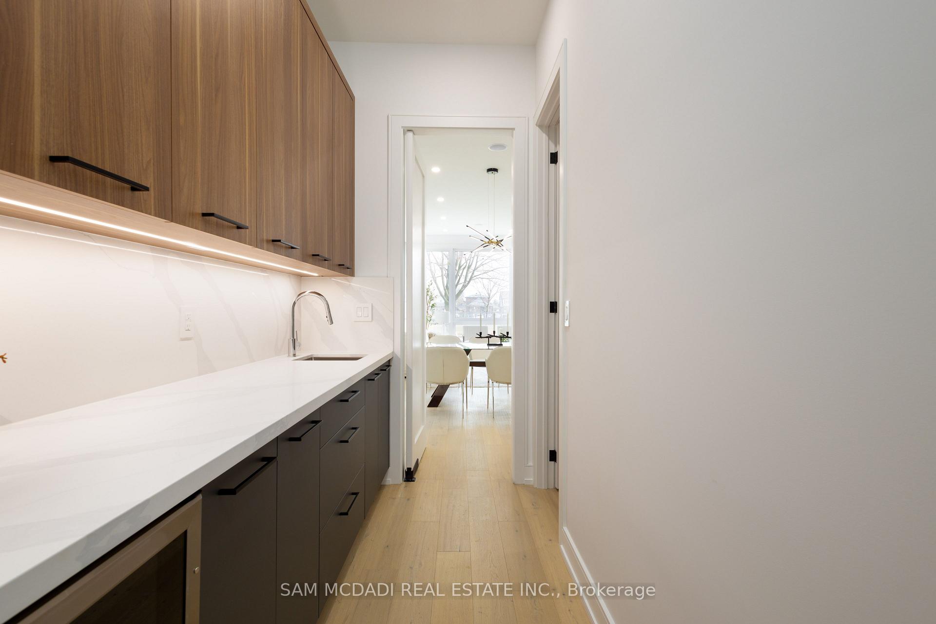 24 Twenty First Street