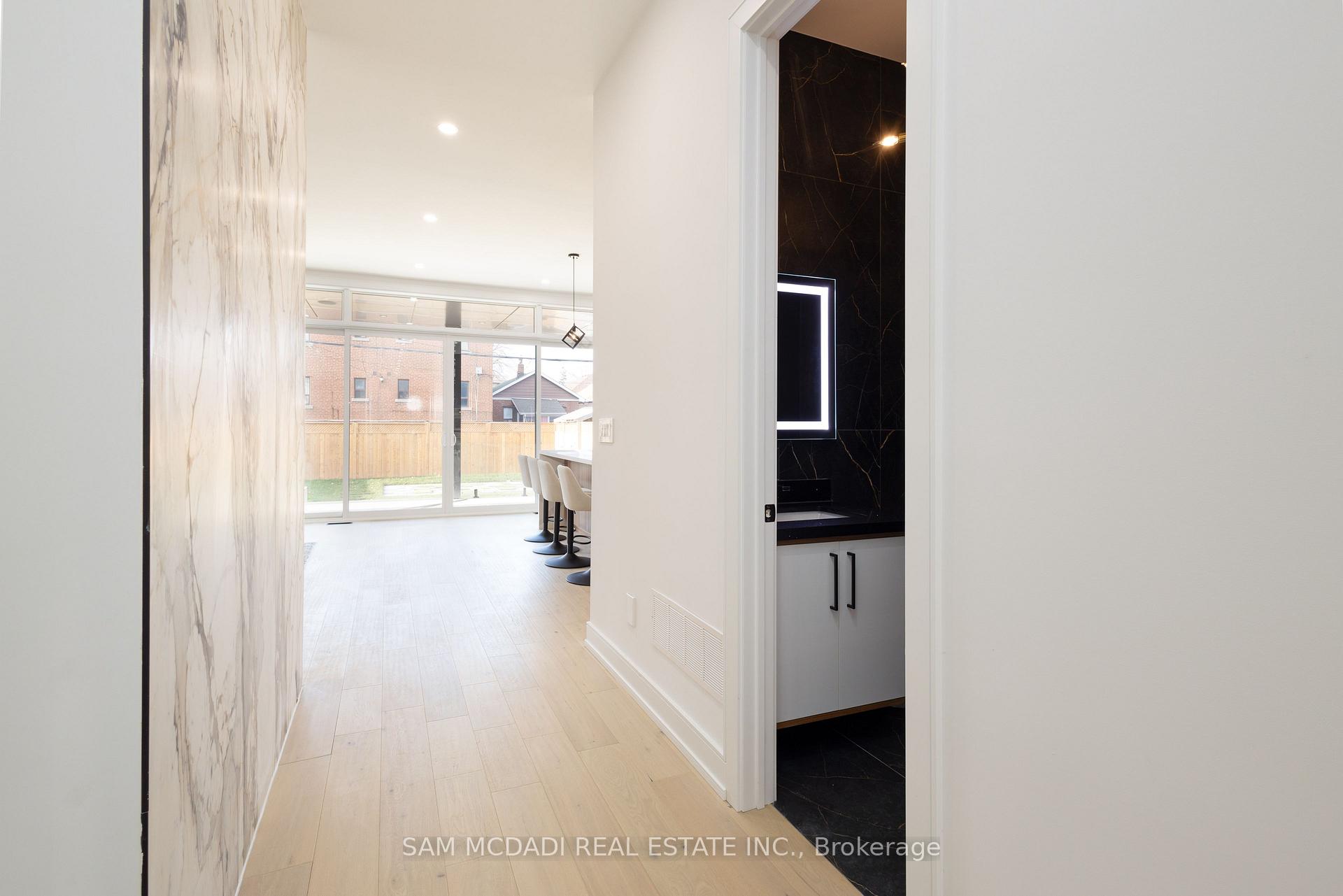 24 Twenty First Street