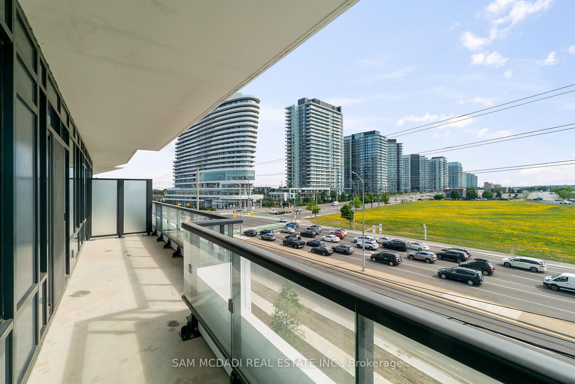 2485 Eglinton Avenue W 524