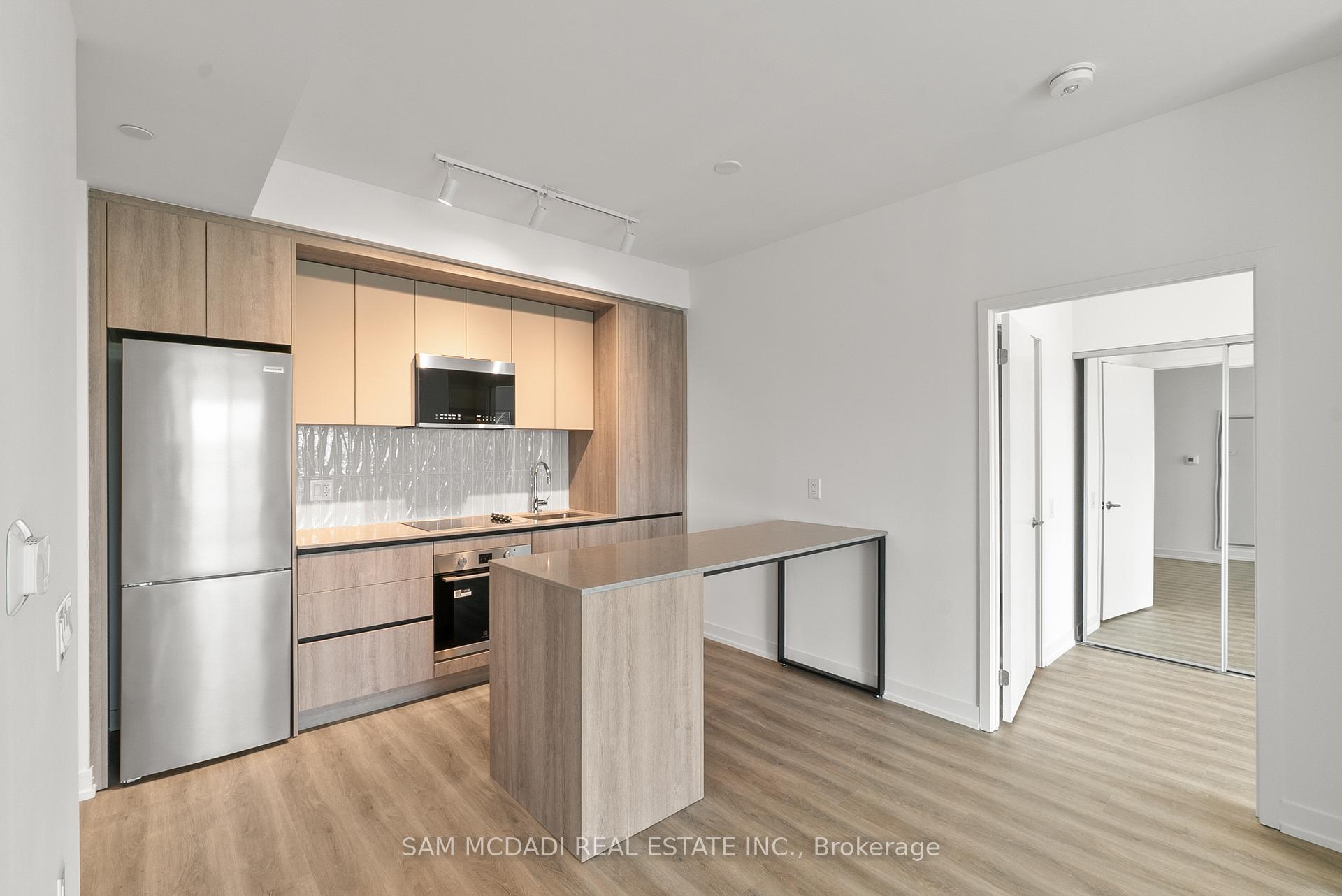 2485 Eglinton Avenue W 524