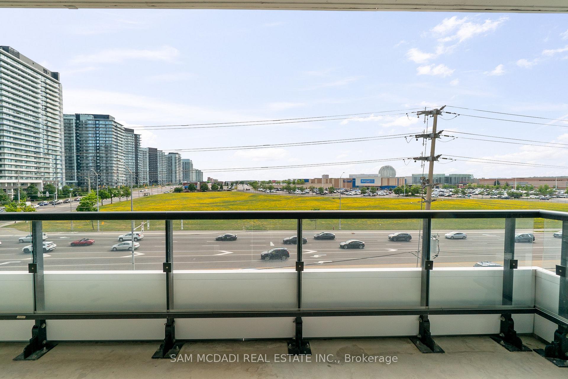 2485 Eglinton Avenue W 524