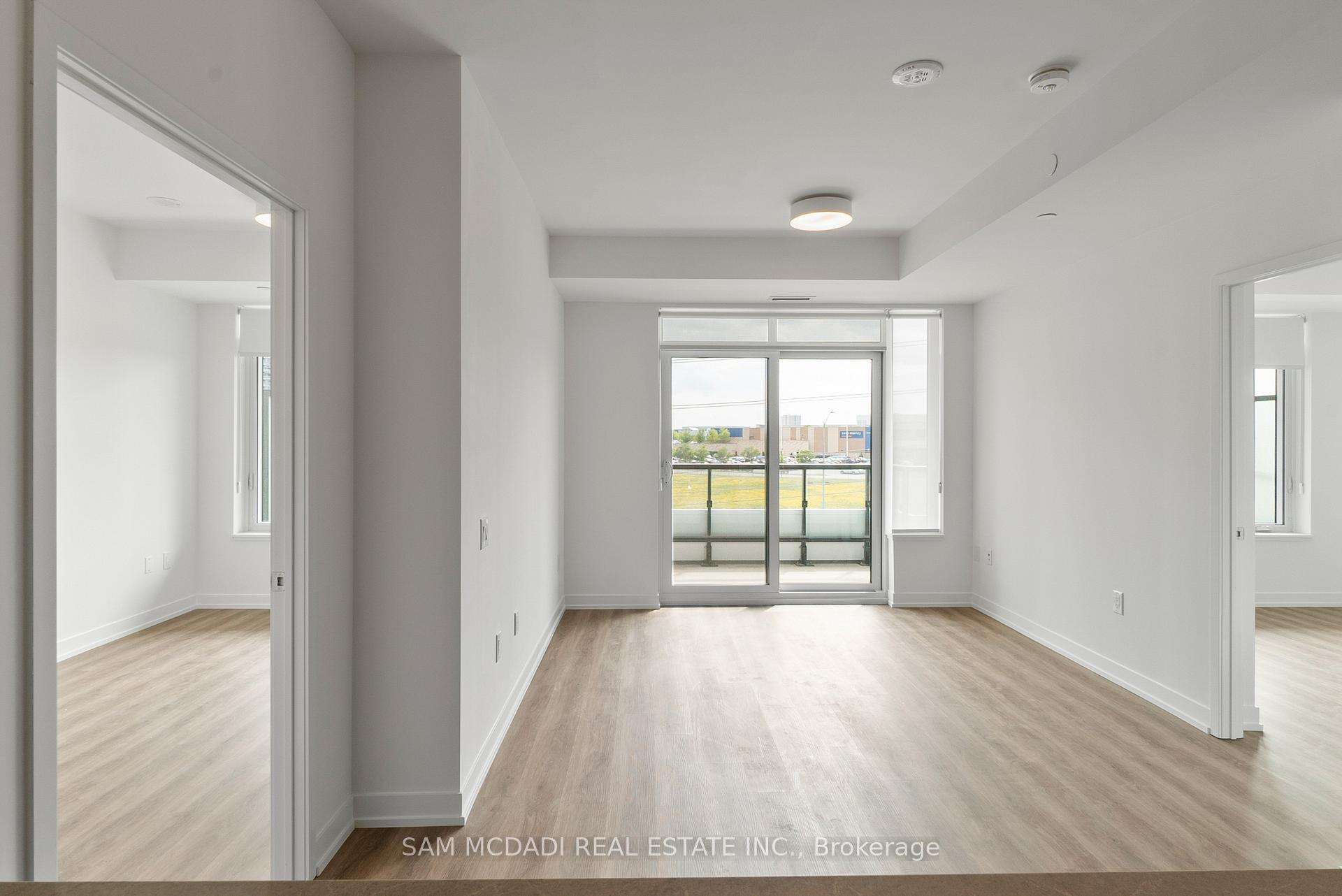 2485 Eglinton Avenue W 524