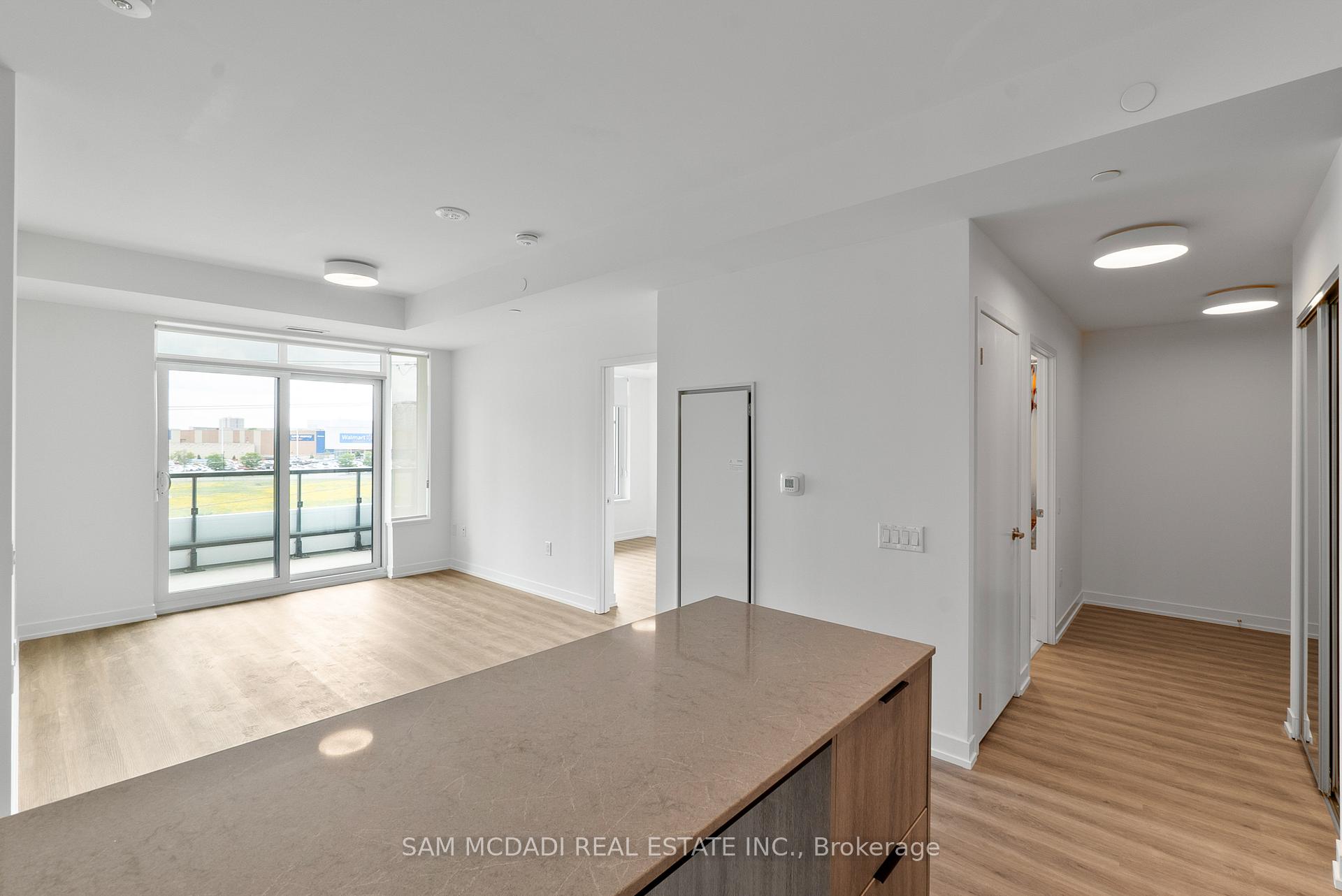 2485 Eglinton Avenue W 524