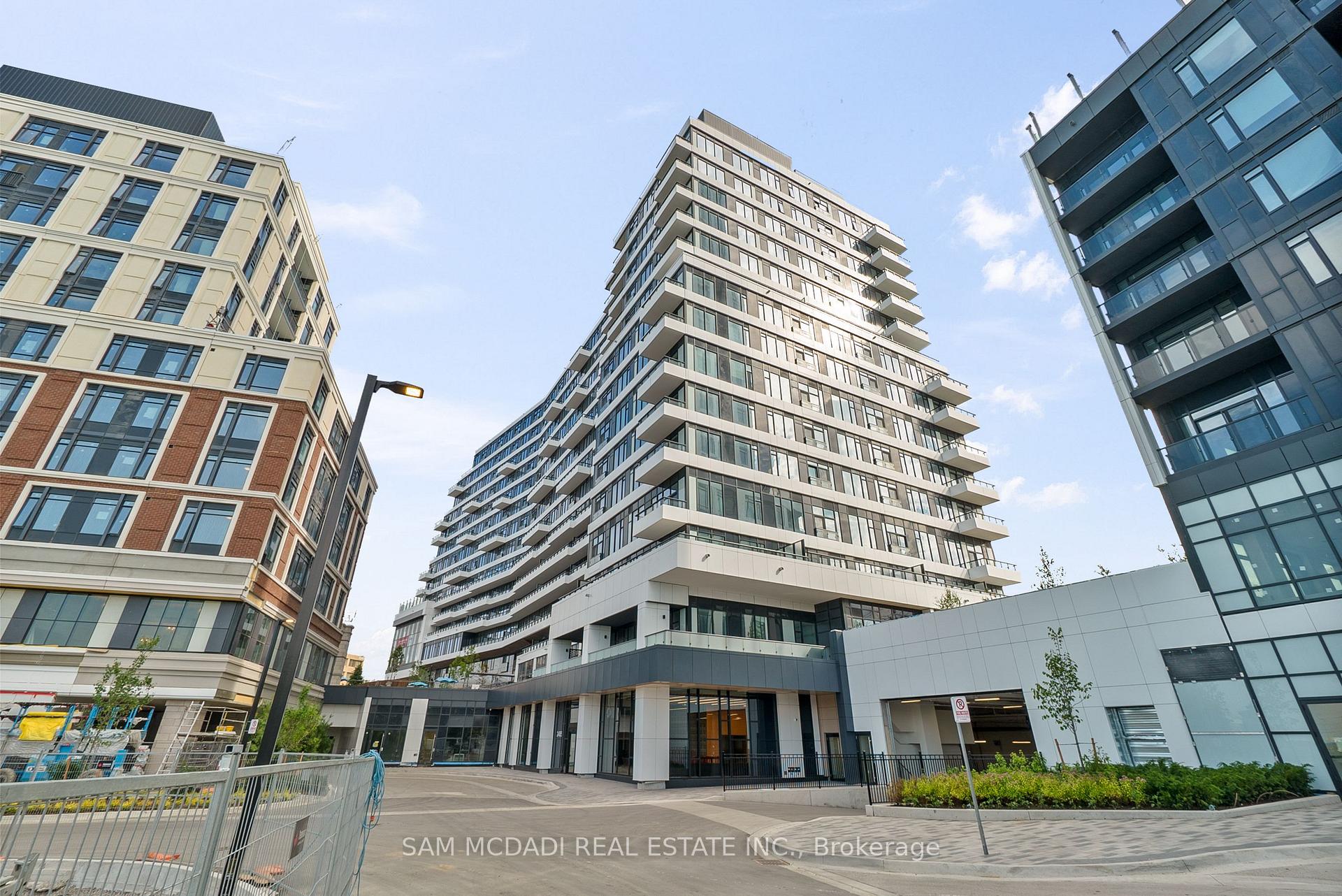 2485 Eglinton Avenue W 524