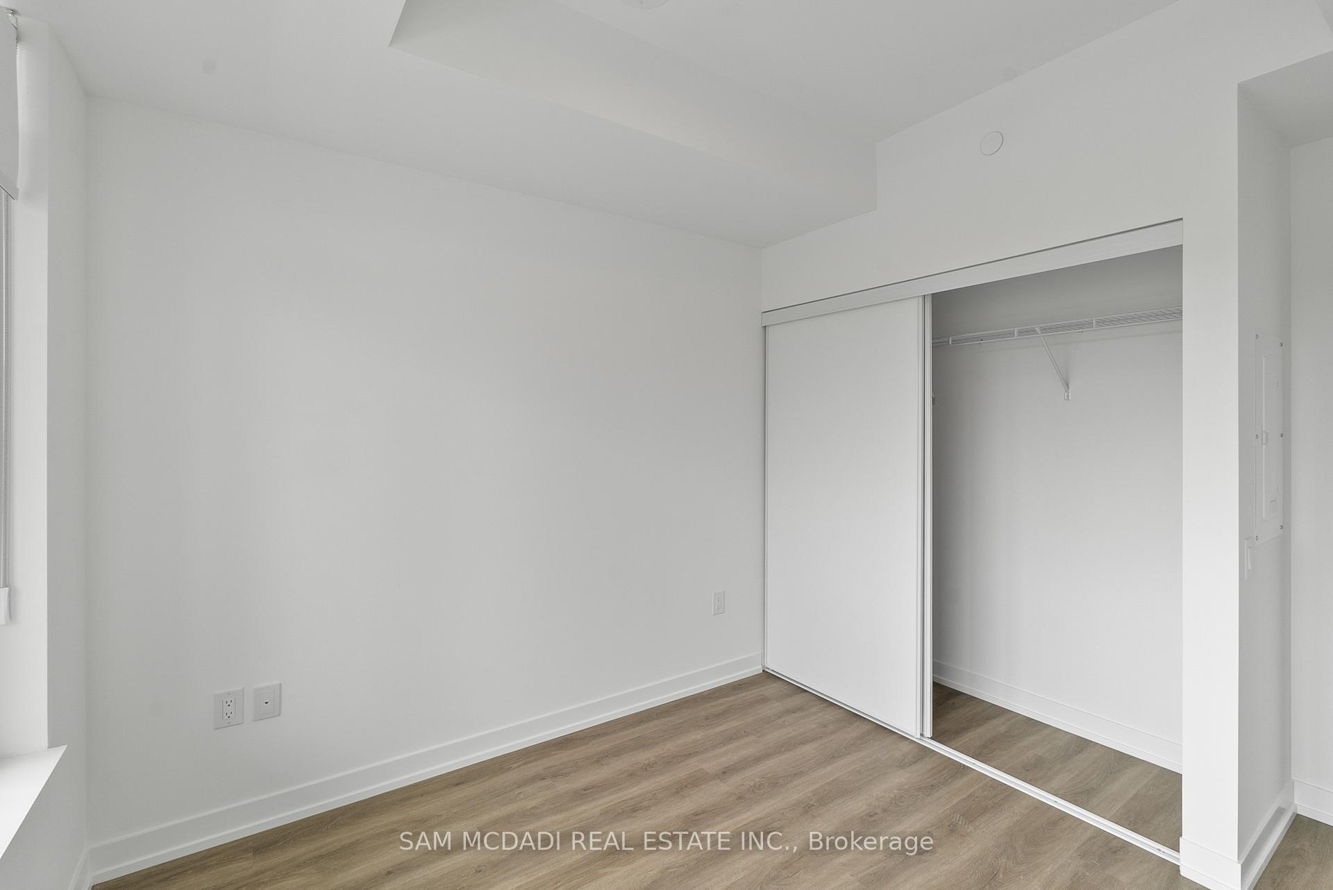 2485 Eglinton Avenue W 524