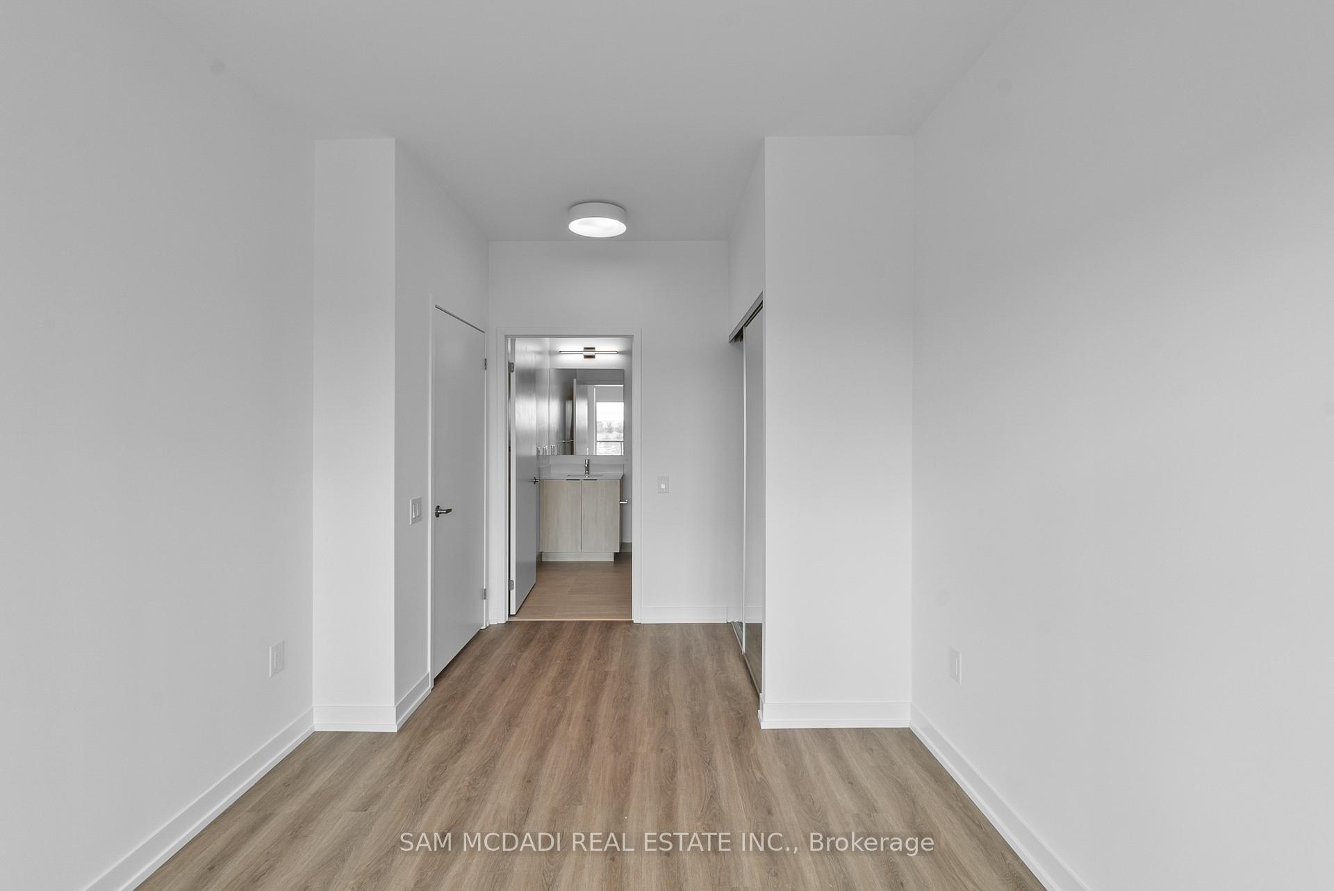 2485 Eglinton Avenue W 524